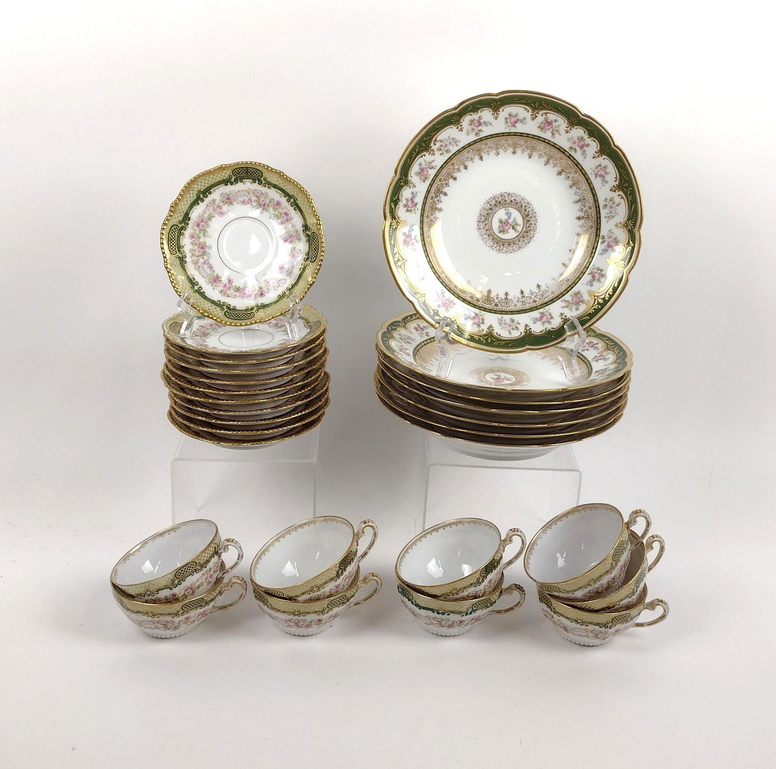 27 Pcs Limoges Dinnerware (1 of 3)