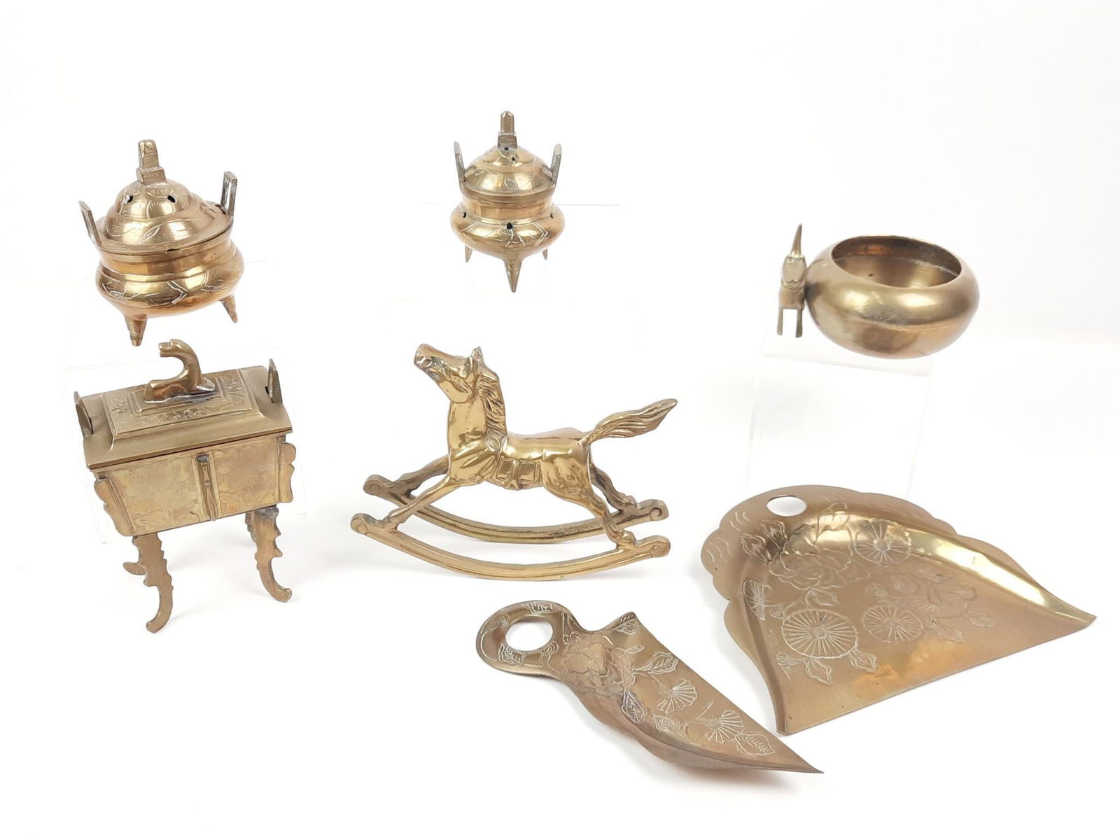 7 Pcs Chinese Brassware incl Crumb Catcher (1 of 3)