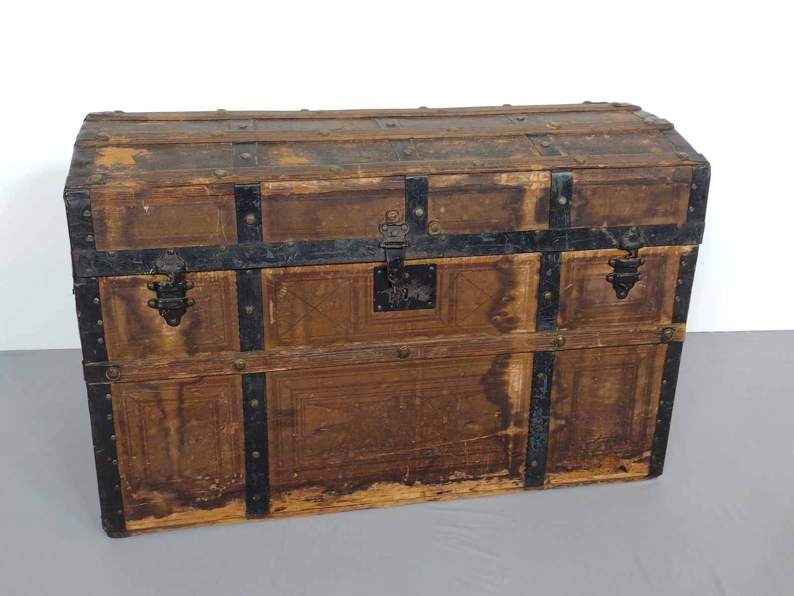 Oriental Trunk Factory Co. Steamer Trunk (1 of 8)