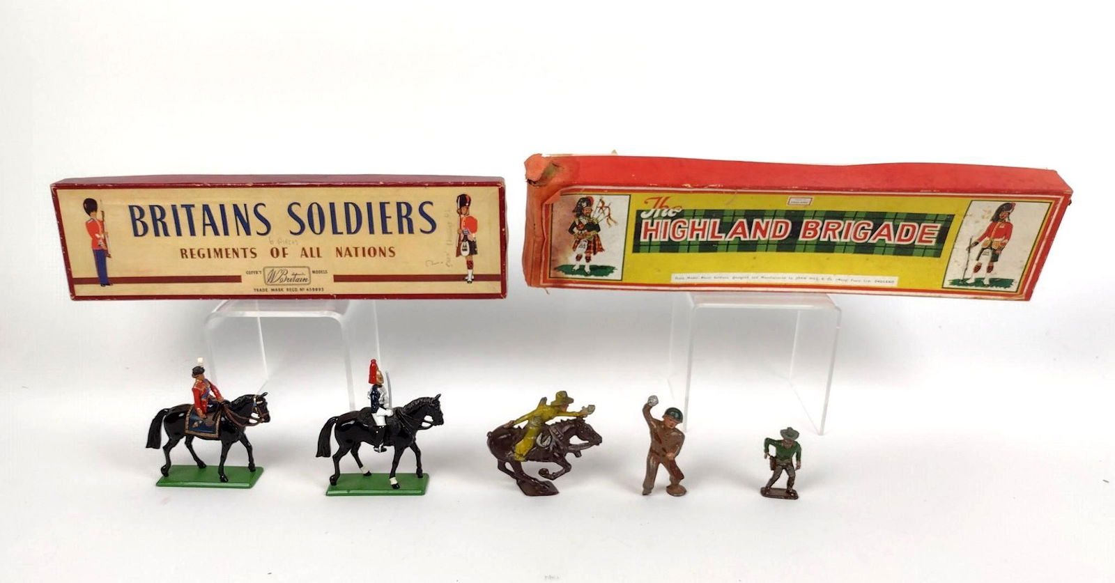 17 Britians Solider Figurines incl  No. 77 & 124 (1 of 8)