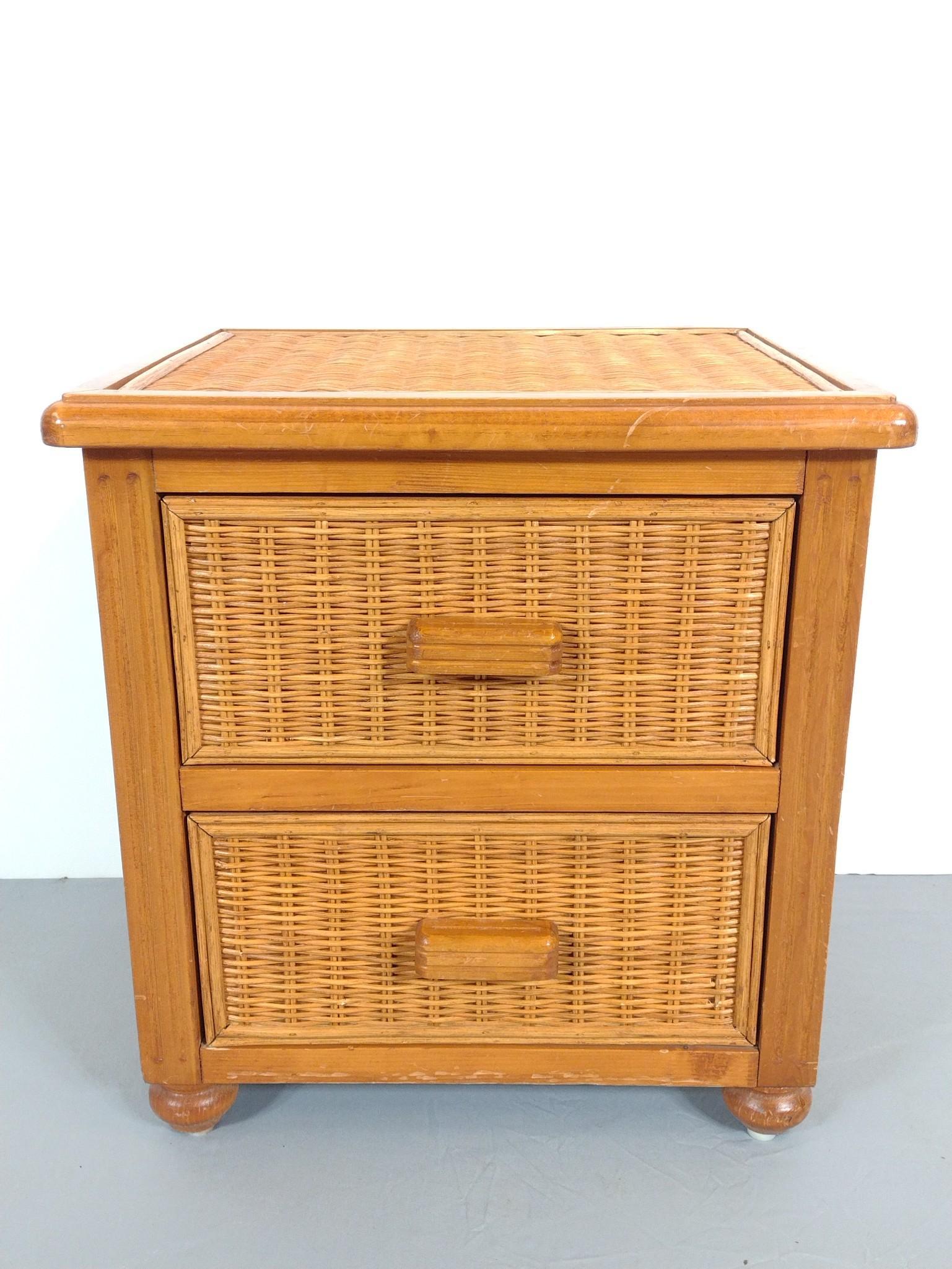 Wicker Night Stand (1 of 6)