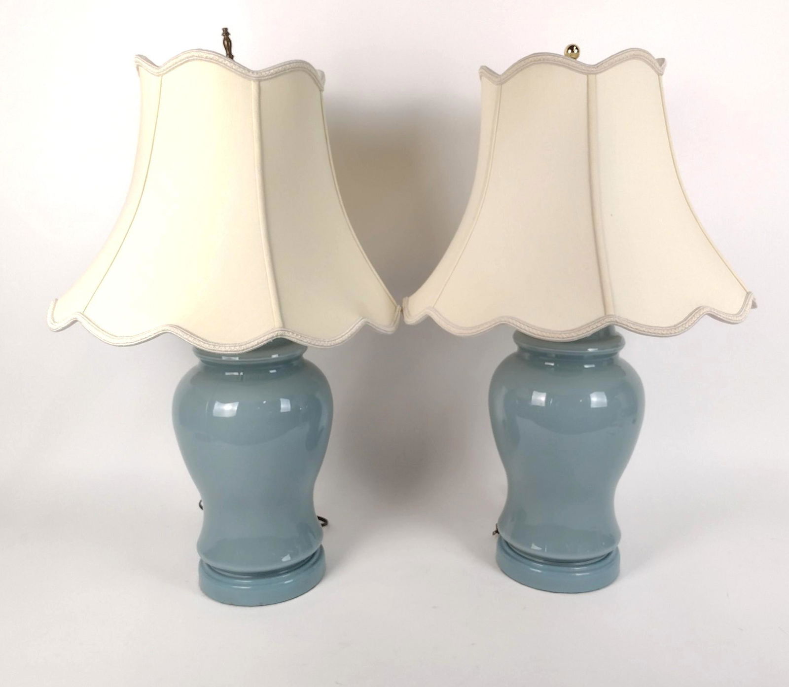 2 Ceramic Table Lamps (1 of 2)