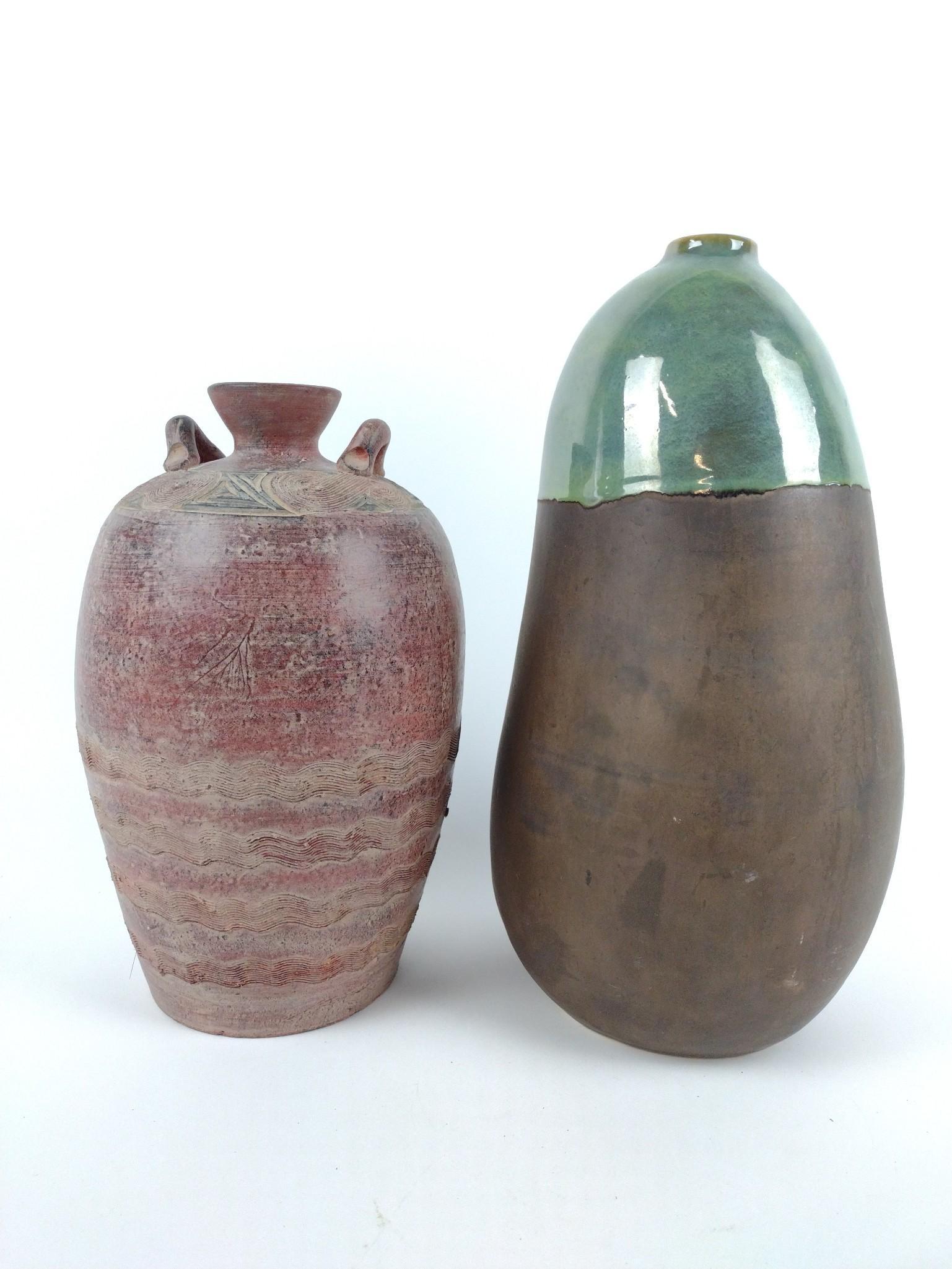 2 Ceramic Vases (1 of 3)