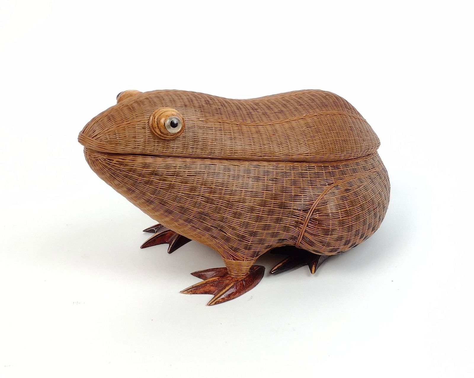 Shanghai Handicraft Wicker Frog Box (1 of 3)