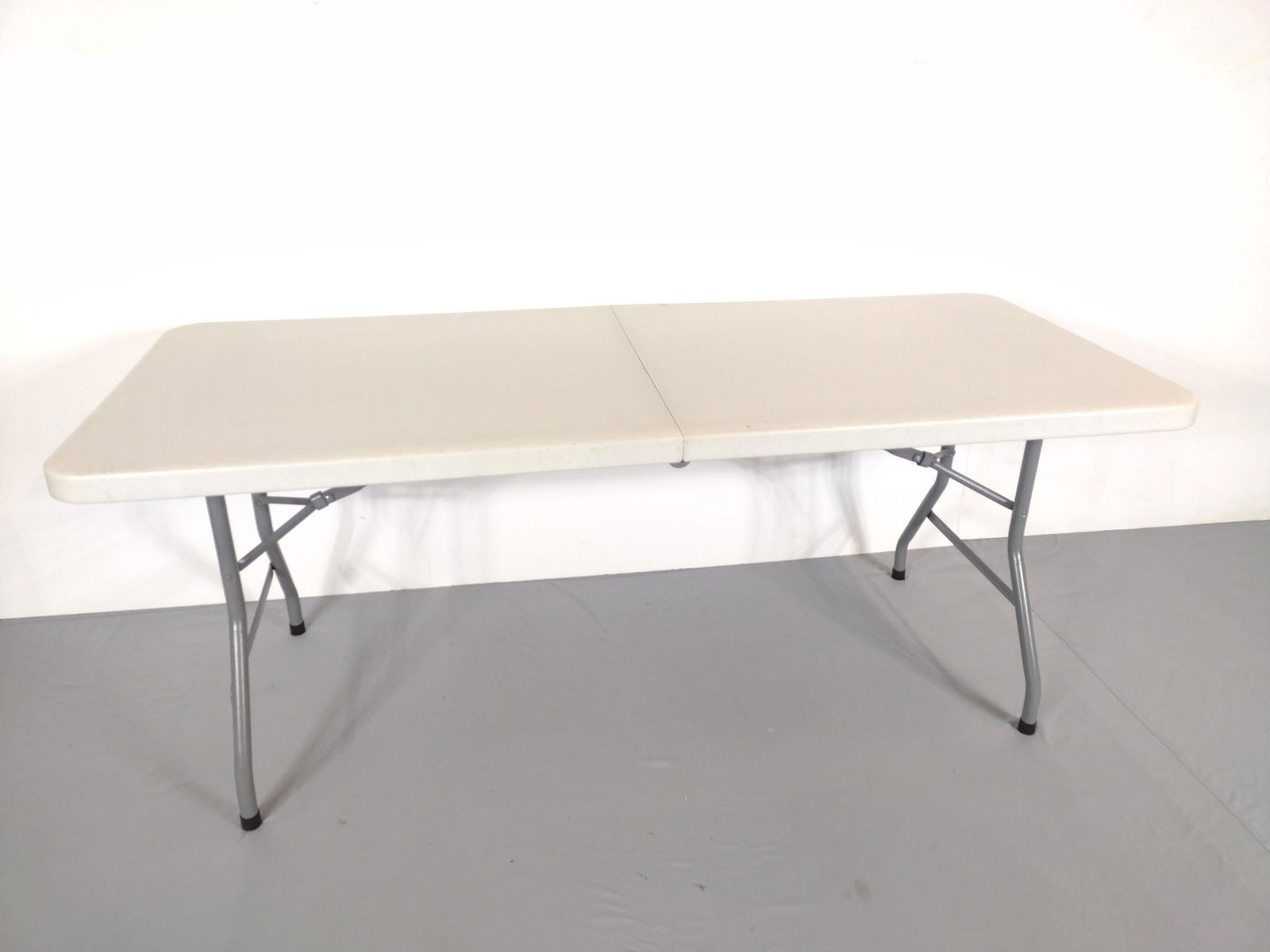 Office Max 6' Folding Table (1 of 5)