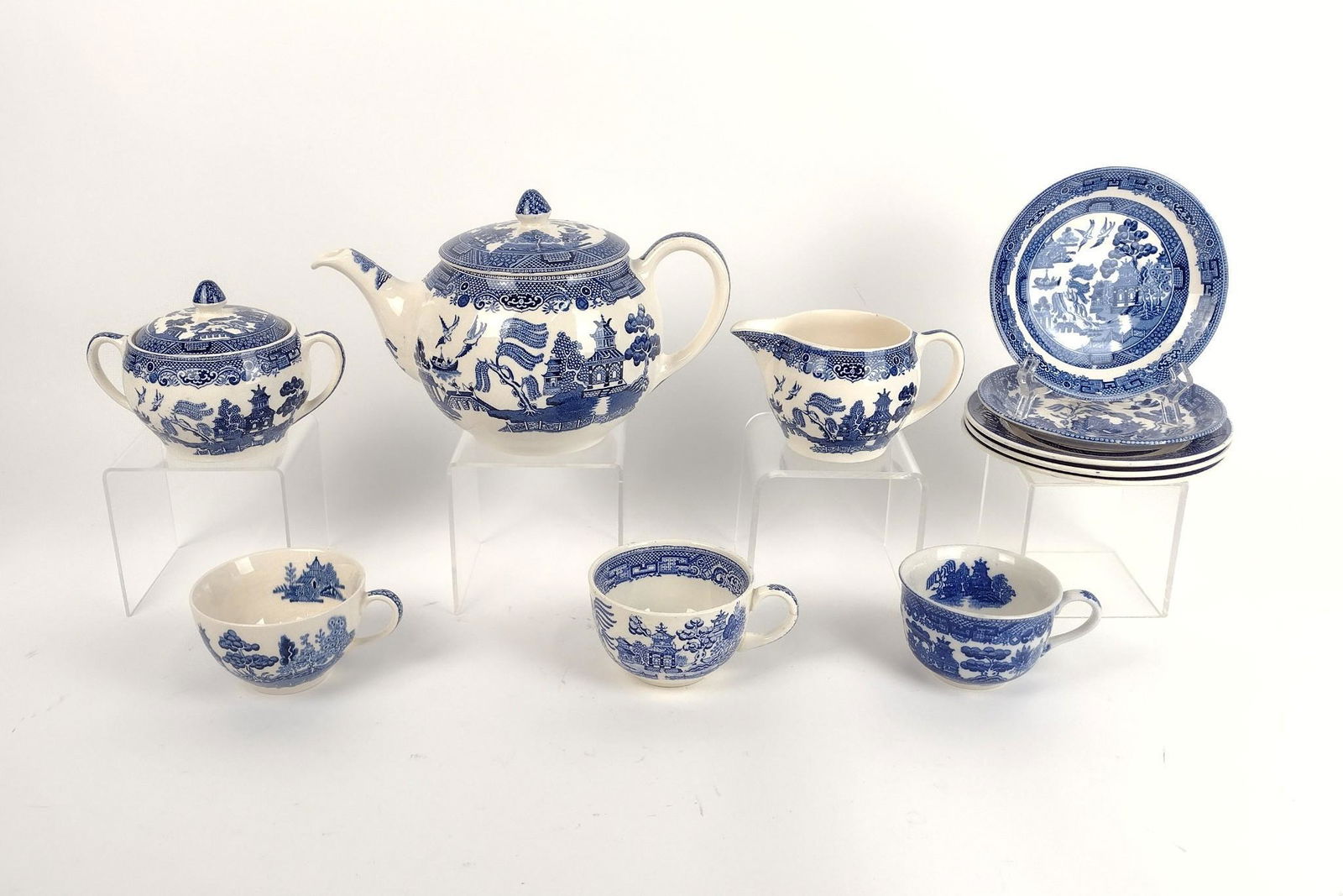 11 Pcs China incl Homer Laughlin (1 of 3)