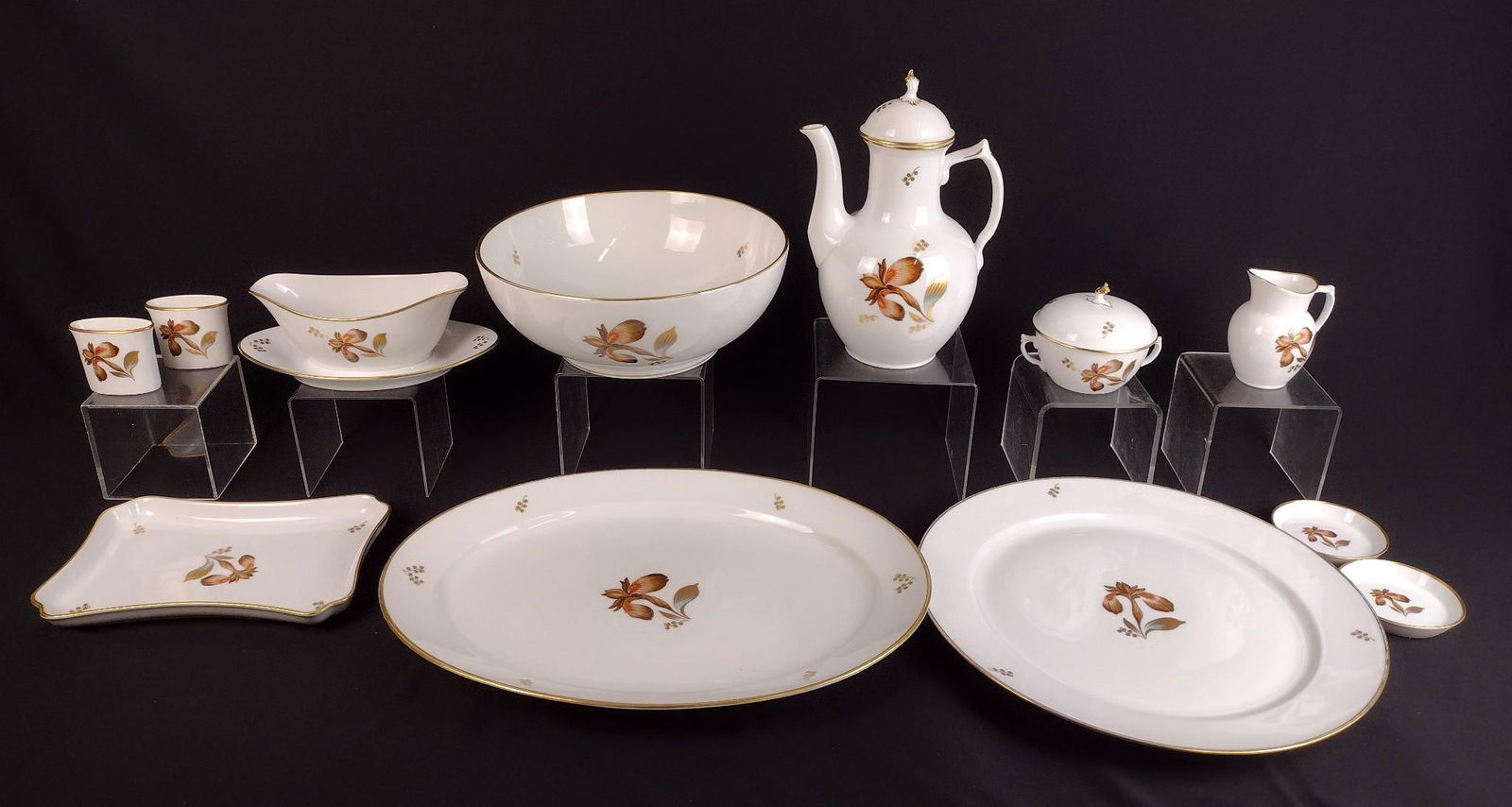 12 Pcs Royal Copenhagen "Brown Iris" Servingware (1 of 3)
