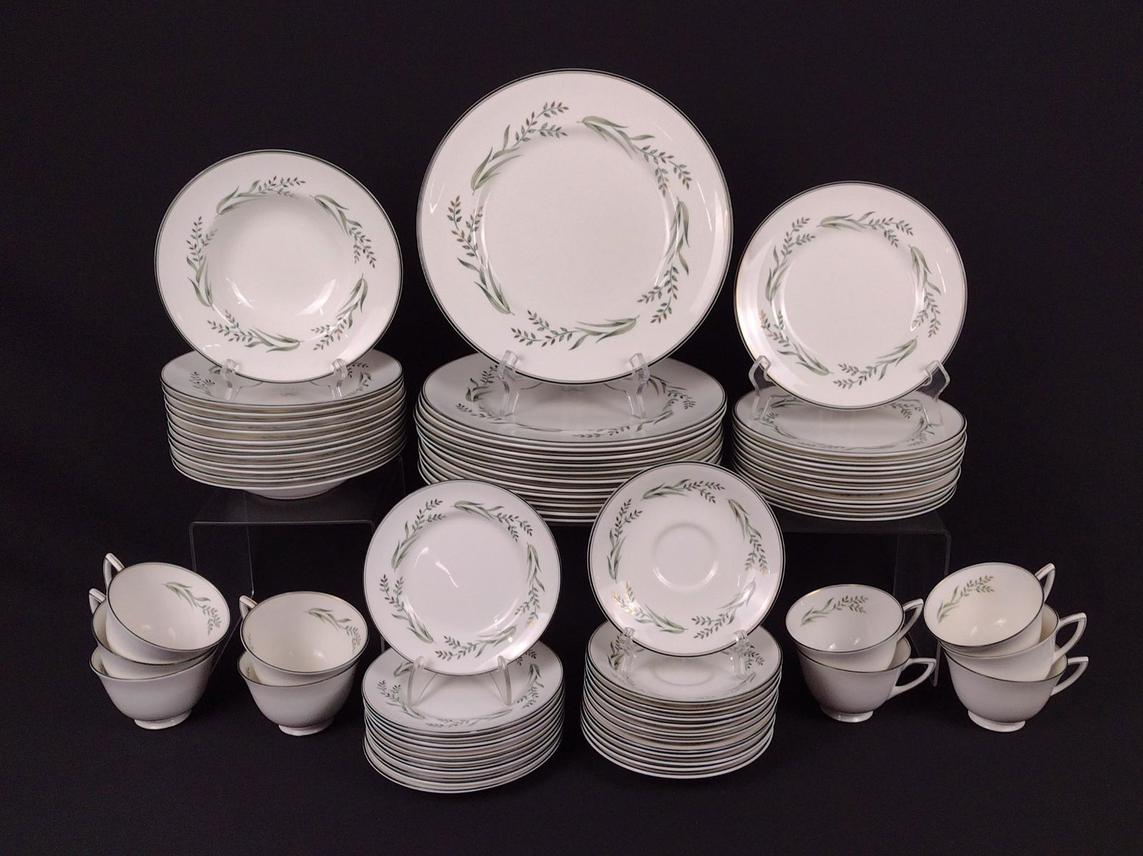71 Pcs Royal Doulton "Spring Zephyr" Dinnerware (1 of 3)