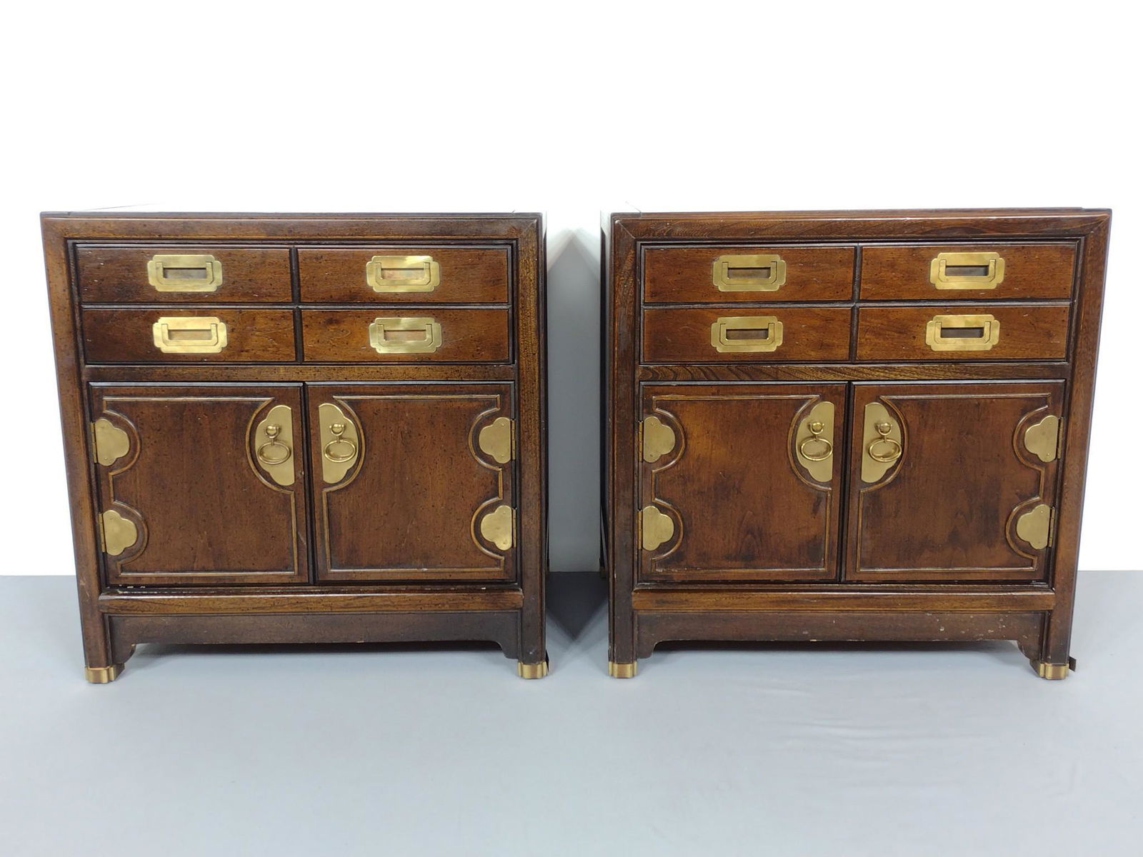 Pair Of Hickory Manufacturing Co Night Stands (1 of 7)