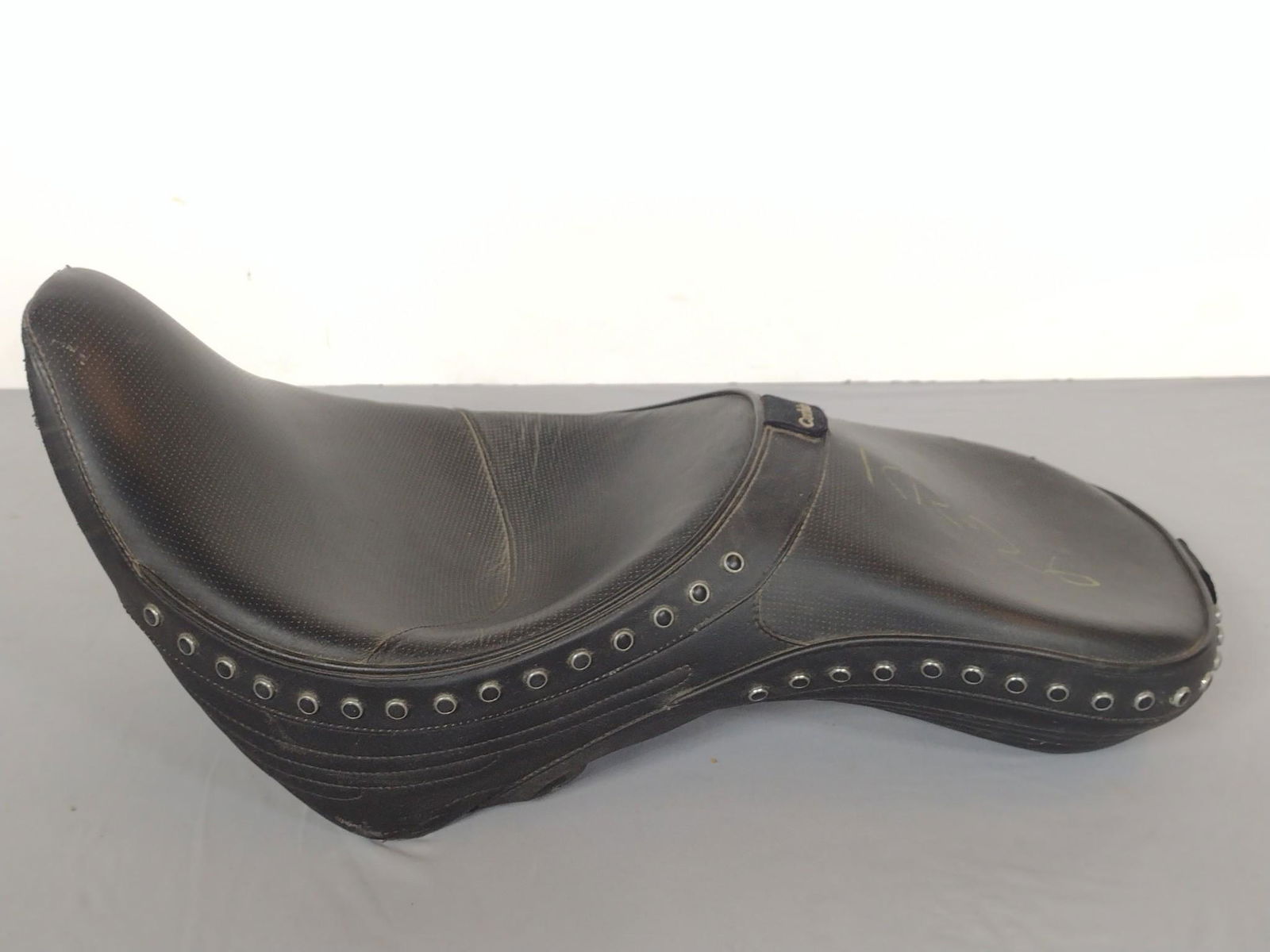 Cordin Motorcycle Seat (1 of 4)