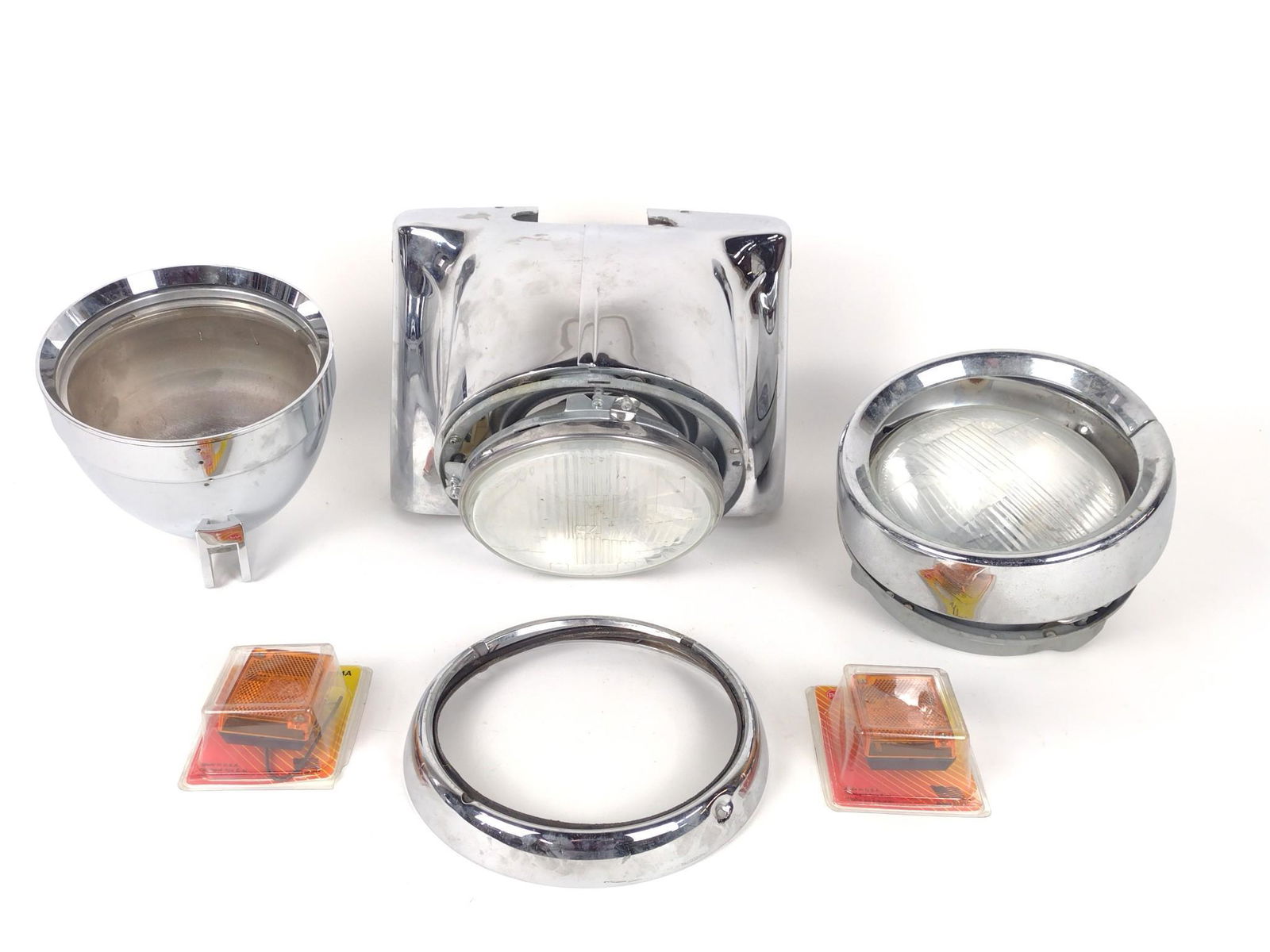 3 Motorcycle Light Assemblies Incl 2 Sidemarkers (1 of 12)