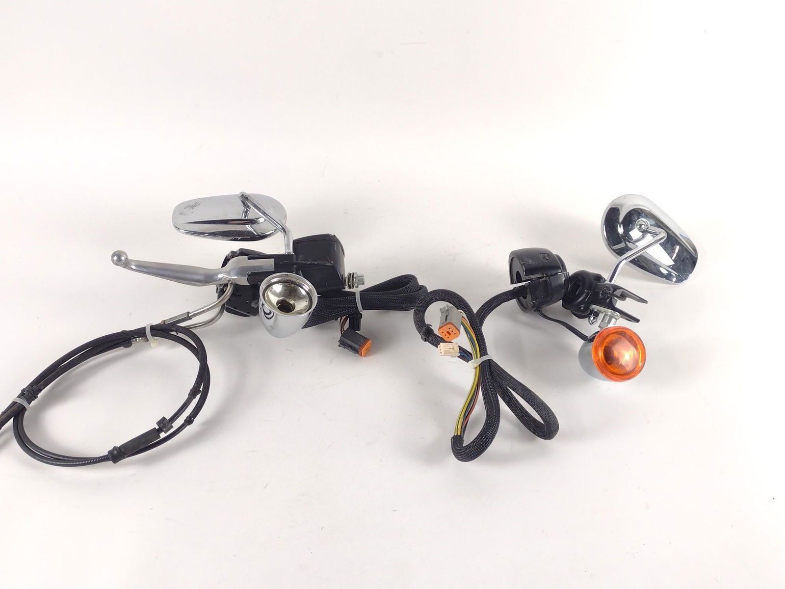 Handlebar Controls Incl Break Fluid Reservoir: MG. IMPORTANT: Before bidding, please read the terms and conditions. When you registered for the auction you agreed to these terms and will be required to comply with them.