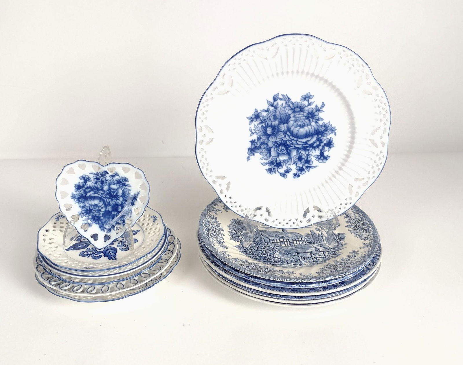 13 Decorative Plates incl Home Essentials (1 of 7)