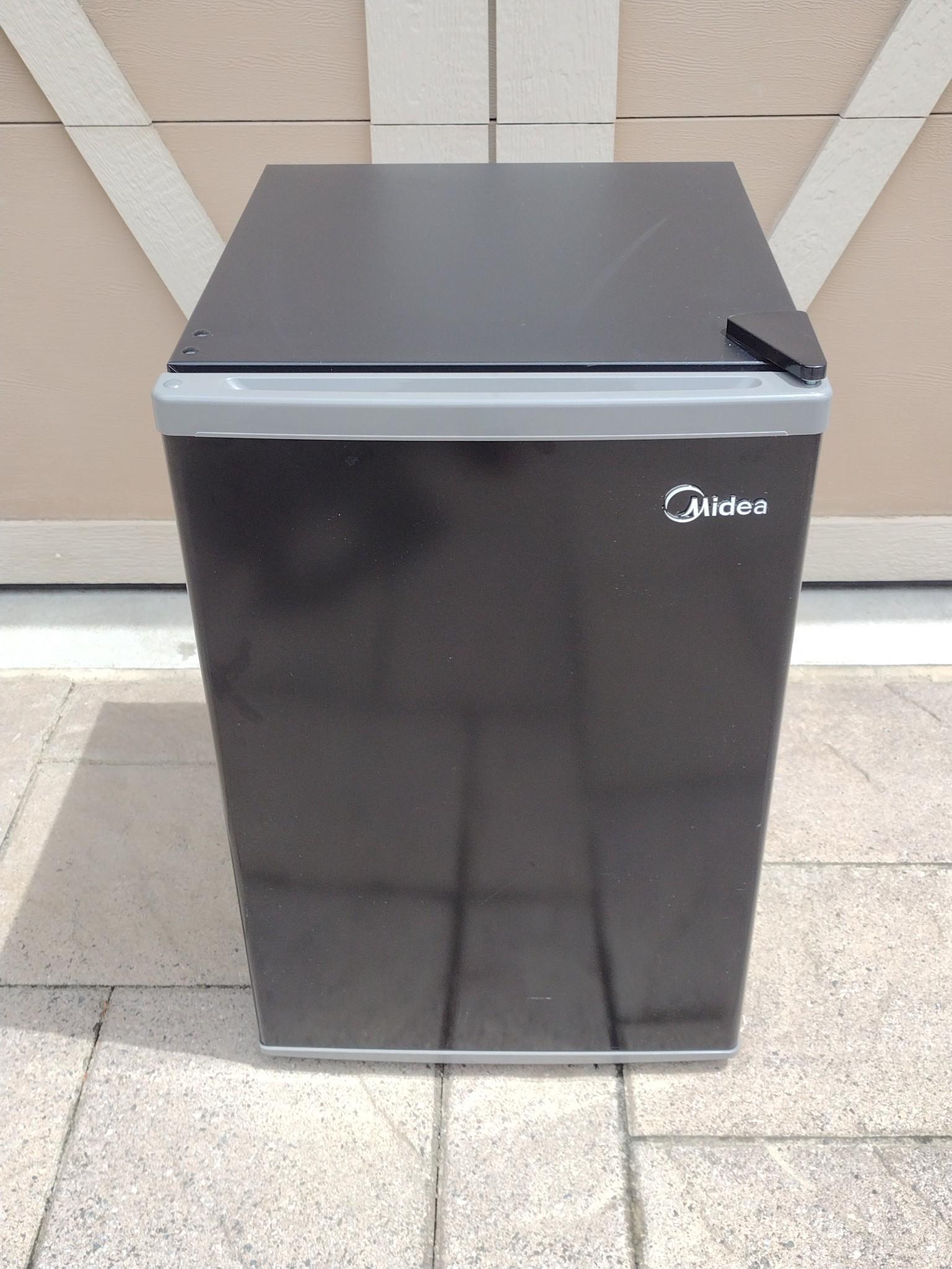 Midea Mini Fridge (1 of 5)