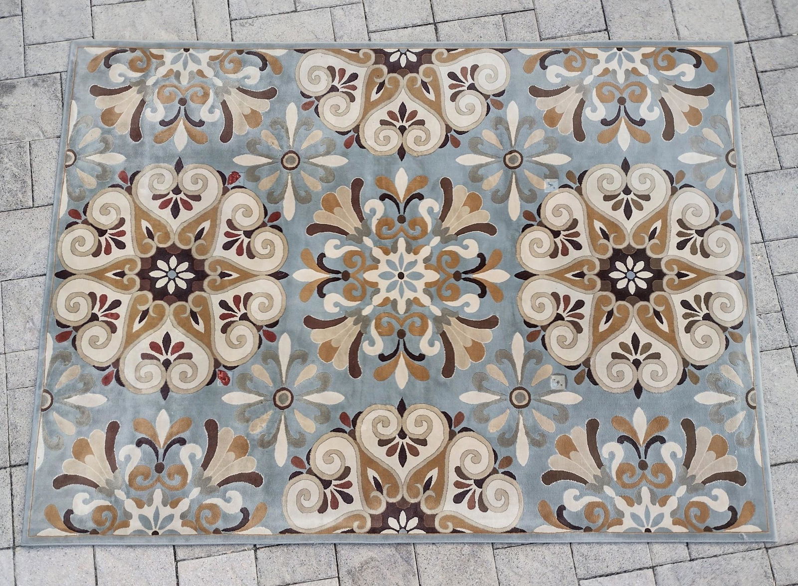 Wynn Blue Area Rug (1 of 2)