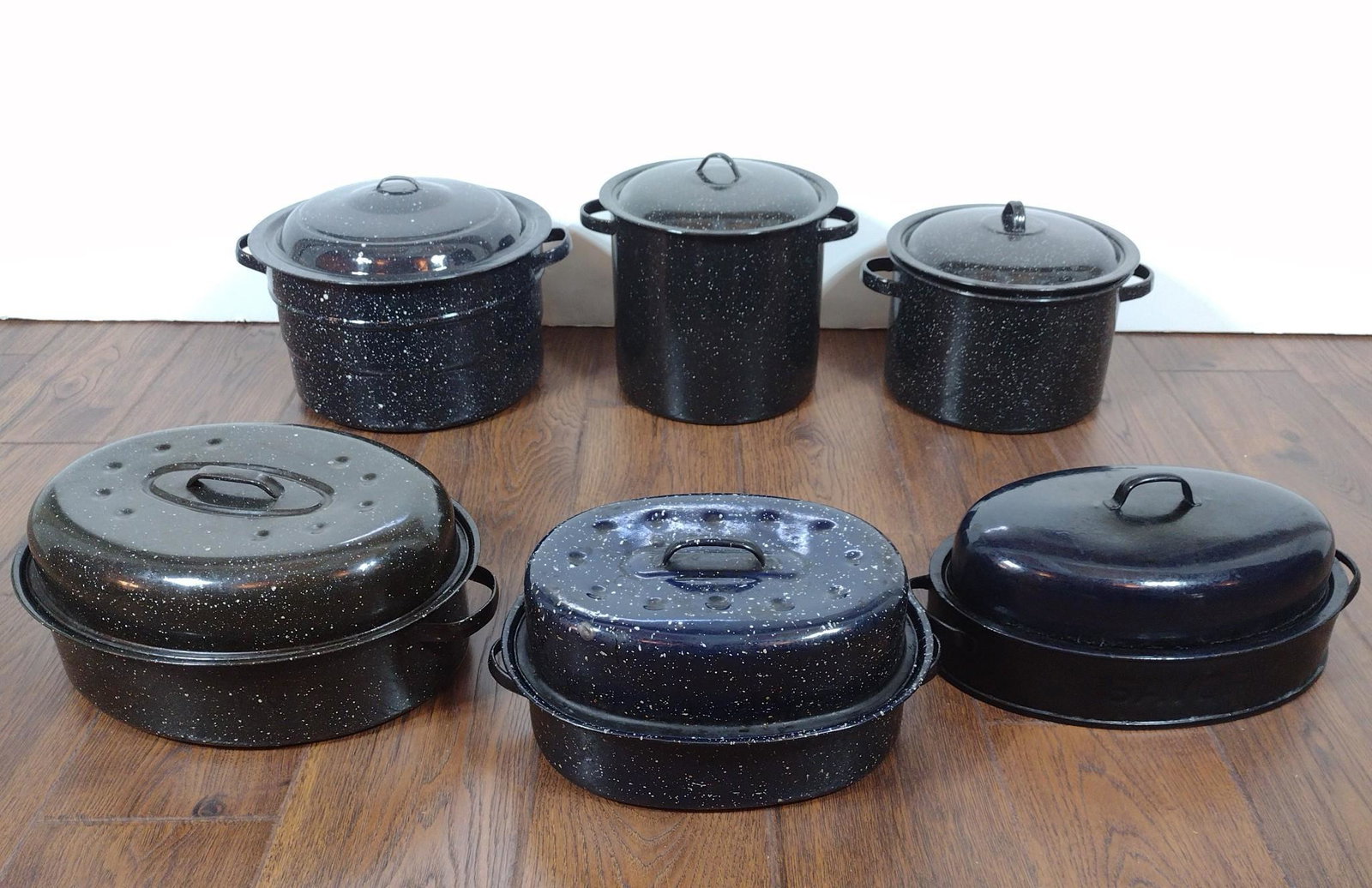 6 Graniteware Stock Pots & Roasters (1 of 5)
