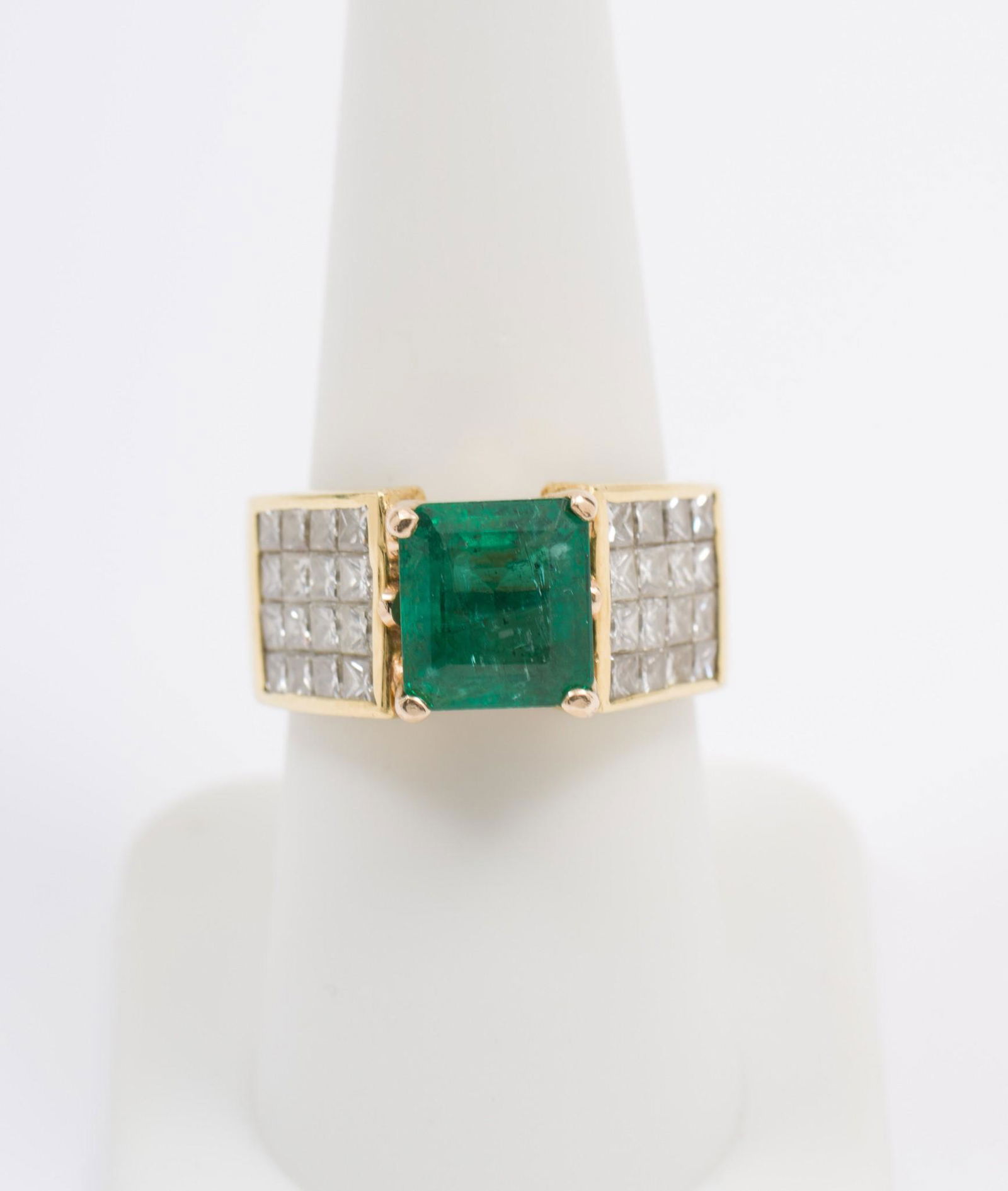 18K Gold, Emerald & Diamond Ring (1 of 4)