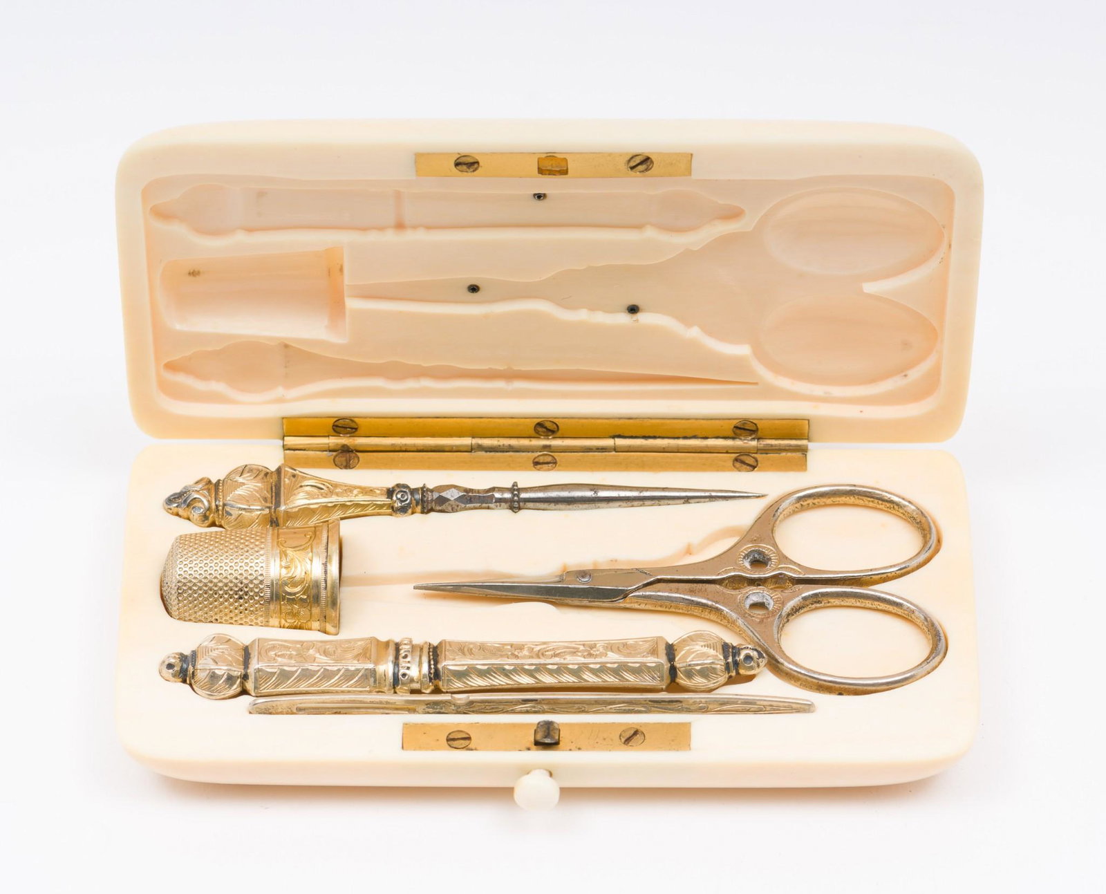 Antique Etui Sewing Kit In Case (1 of 4)