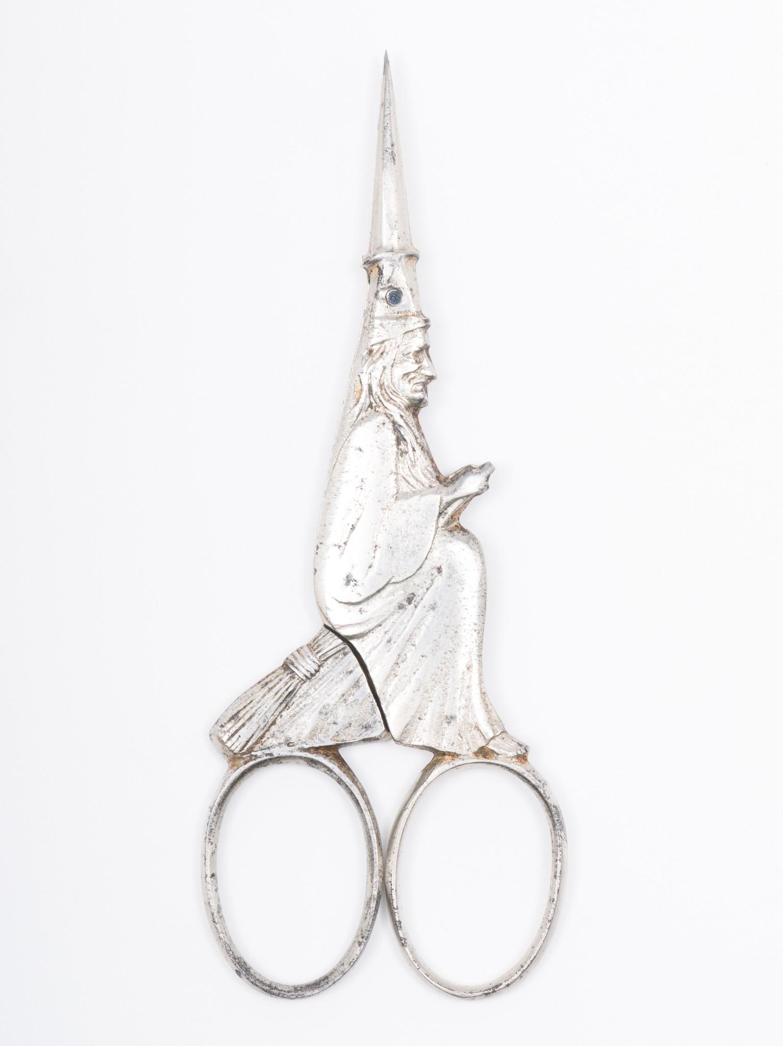D. Peres Salem 1692 Witch Sewing Scissors (1 of 5)