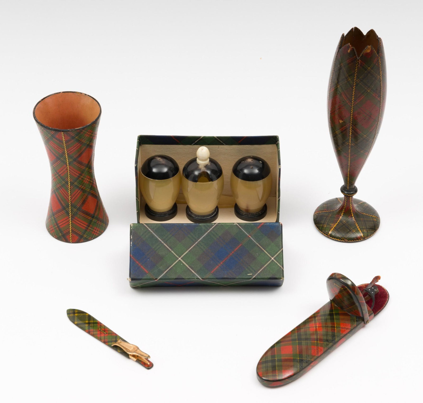 5 Pcs Antique Tartan Ware incl. Tie Clip (1 of 7)