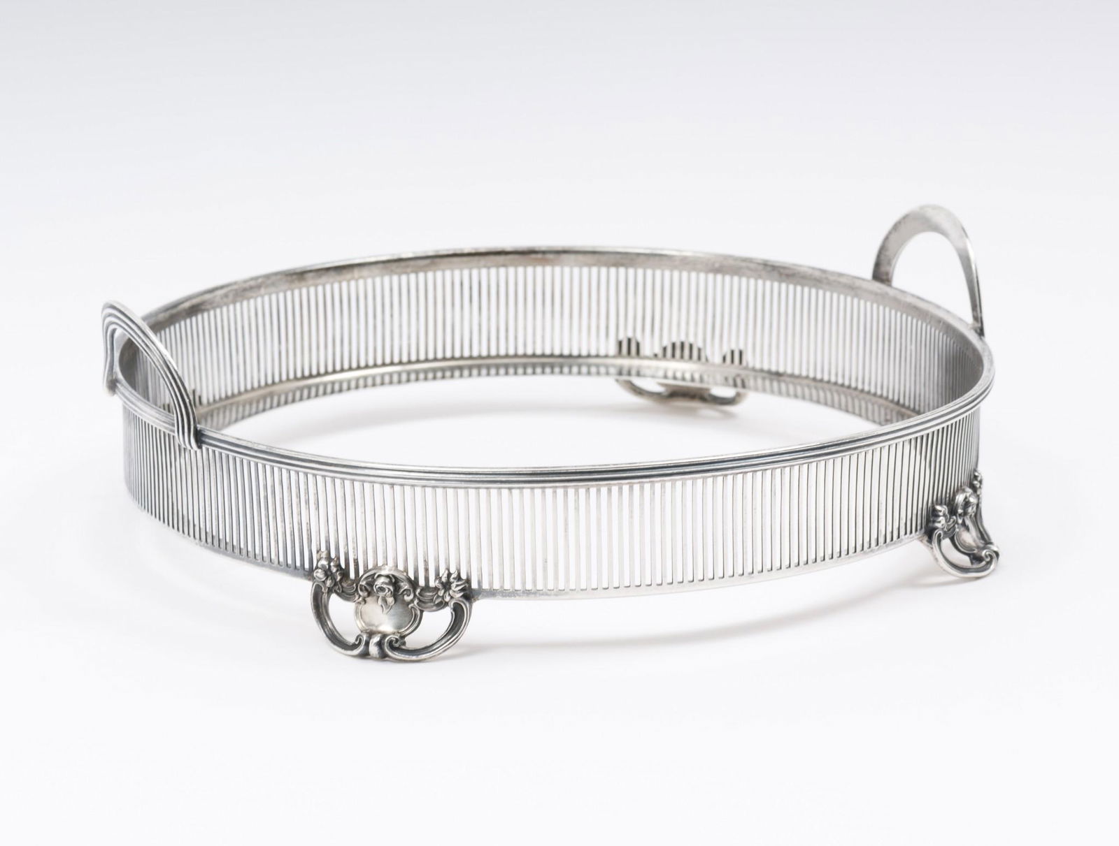 Bailey, Banks & Biddle Co. Sterling Footed Liner (1 of 4)