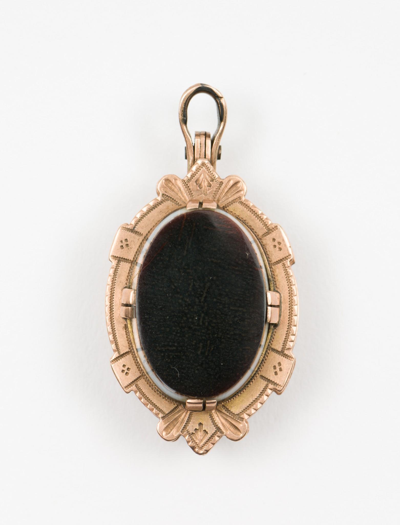 Victorian 14K Gold Locket (1 of 4)