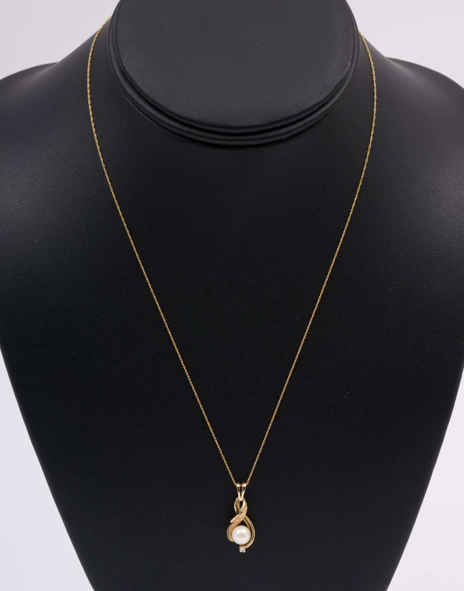 14K Gold Pearl & Diamond Pendant Necklace (1 of 4)