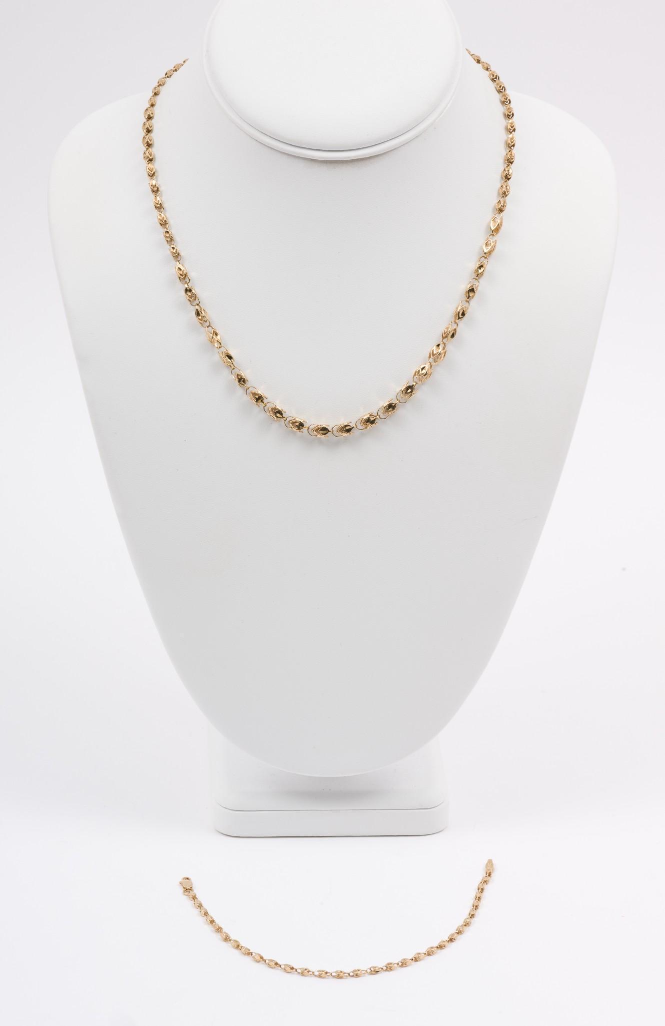 10k Gold Bracelet and Necklace Set (1 of 8)