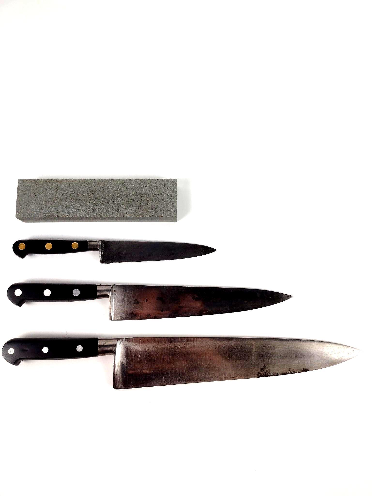 3 Kitchen Knives and Whetstone incl Sabetier (1 of 4)