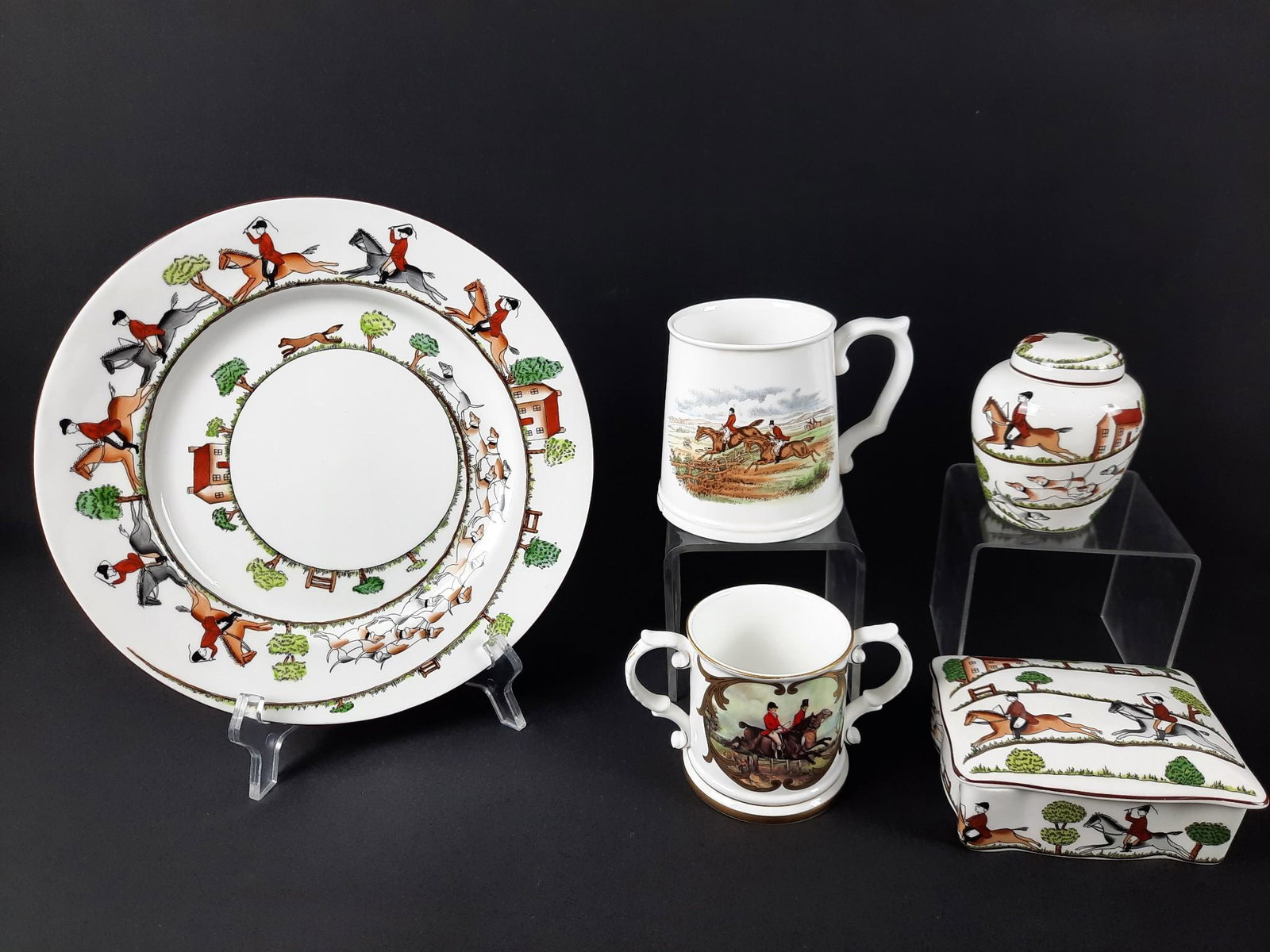 5 Pcs Hunt Scene Porcelain incl Royale Stratford: Includes Spode, Royale Stratford, Fine Bone China Crown, Fine Bone China Crown. 3-1/4" to 5-1/2" wide X 3-1/4" to 10-1/2" diameter X 2-1/4" to 4-1/2" high. EL From the estate of Robert Harman. IMPORTA