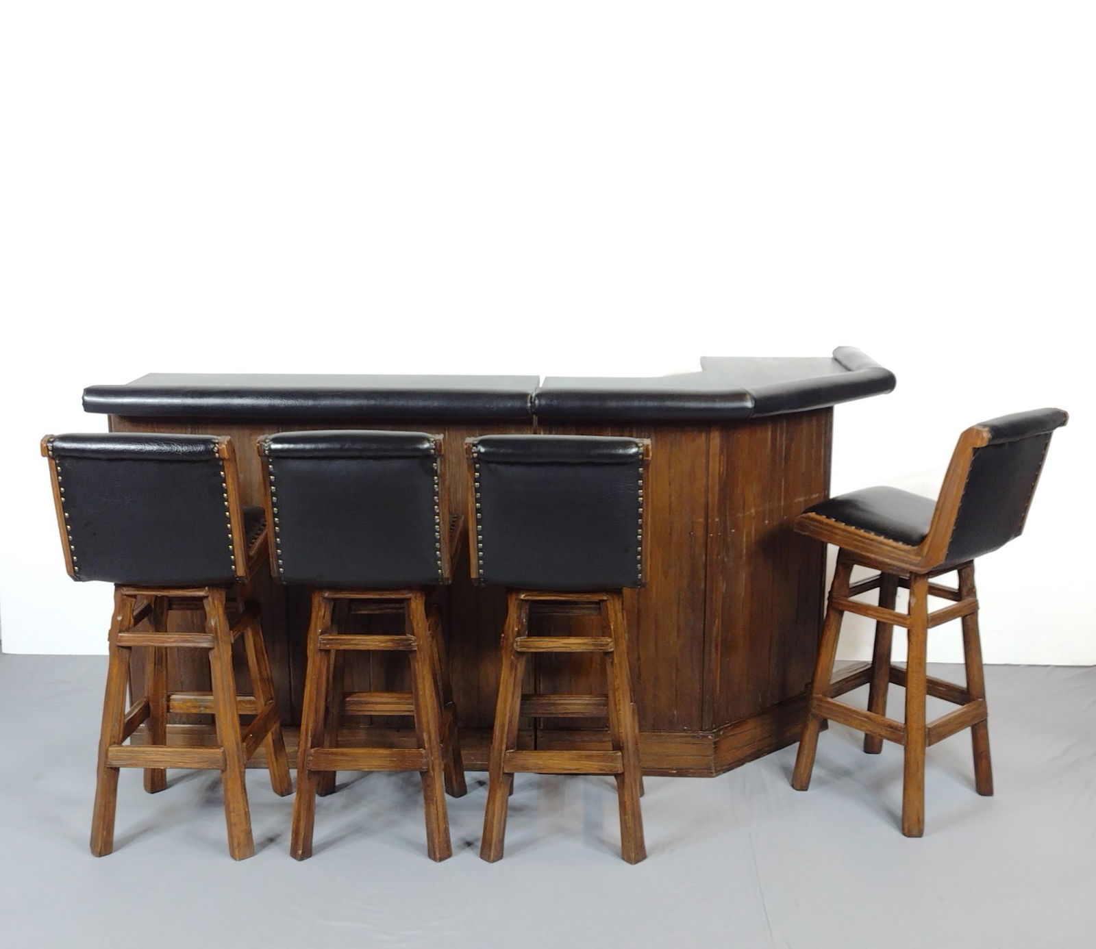 Cowboy Bar With 4 Vinyl Stools (1 of 12)