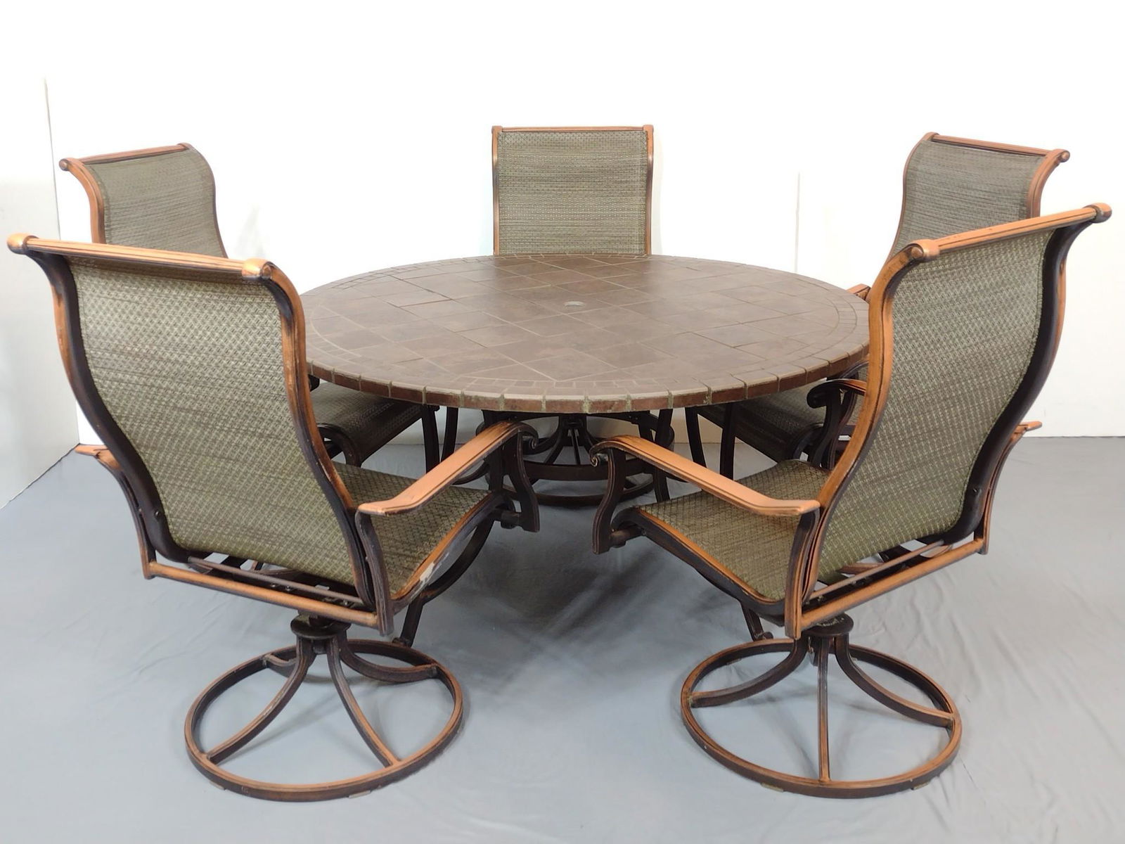 Tile Top Outdoor Table & Chairs (1 of 7)