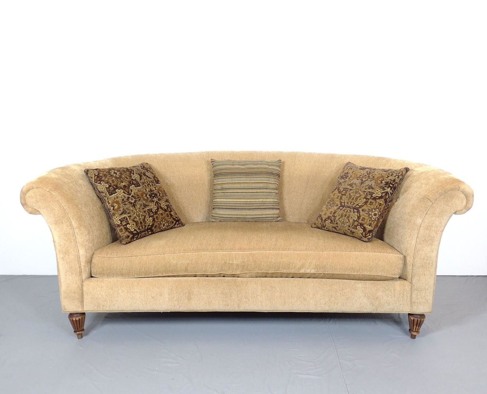 Paul Robert Sofa (1 of 5)