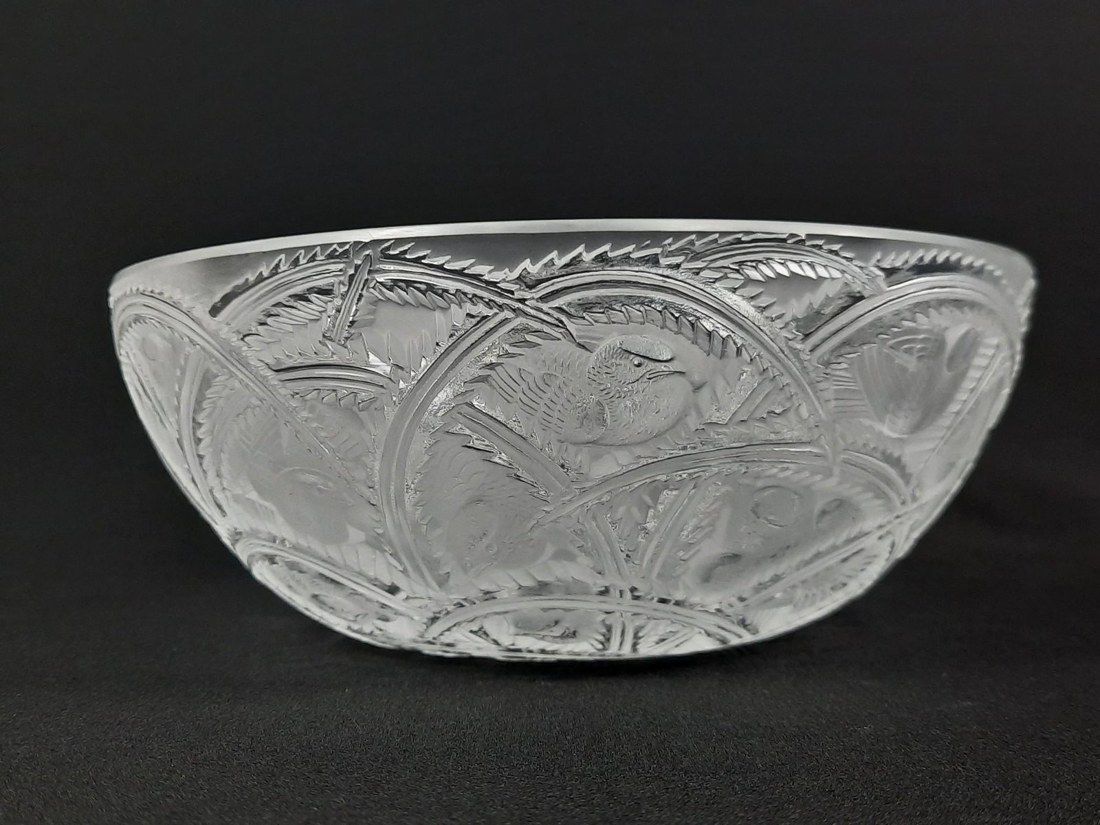 Lalique Sparrow Bowl: 9-1/4" diameter x 3-1/2" high. LR From the estate of Robert Harman. IMPORTANT: Before bidding, please read the terms and conditions. When you registered for the auction you agreed to these terms and w