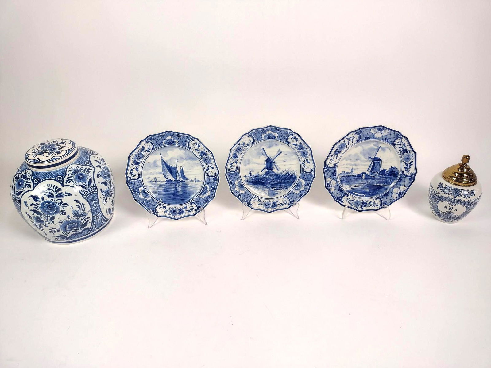 5 Delft Ceramics incl Ginger Jar (1 of 6)