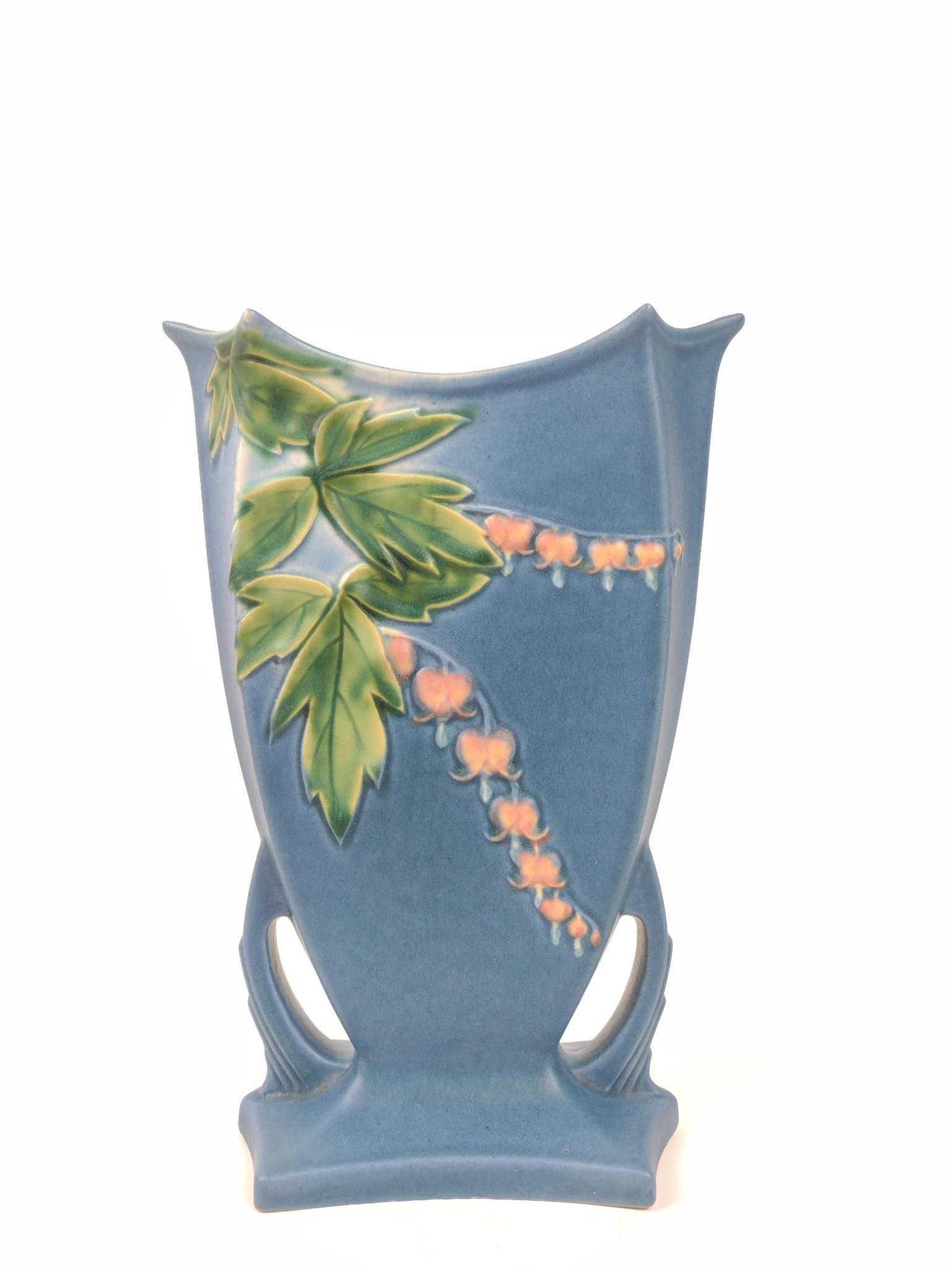 Roseville Bleeding Heart Vase (1 of 3)