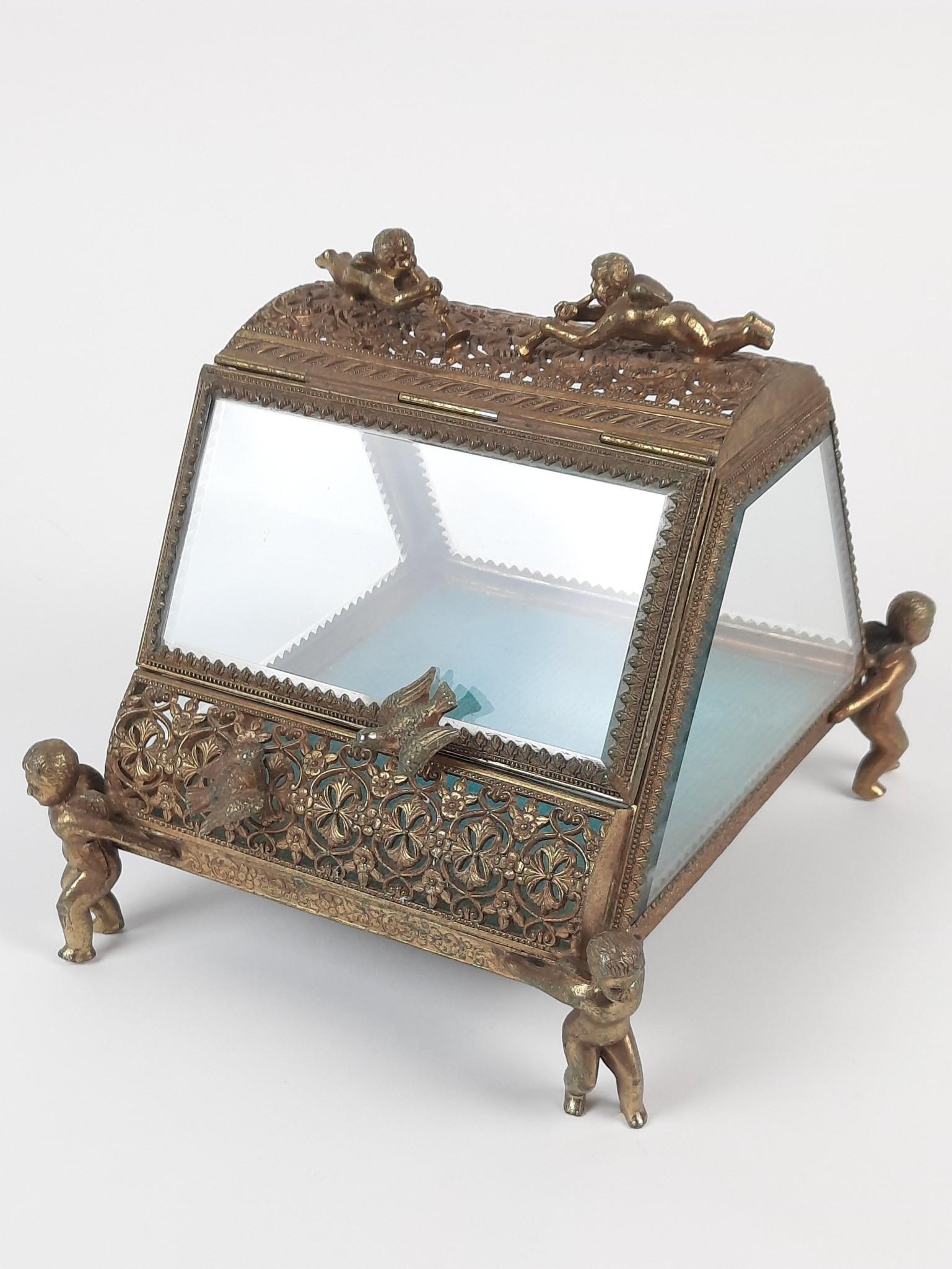 Gilt Ormolu Vanity Casket Box (1 of 7)