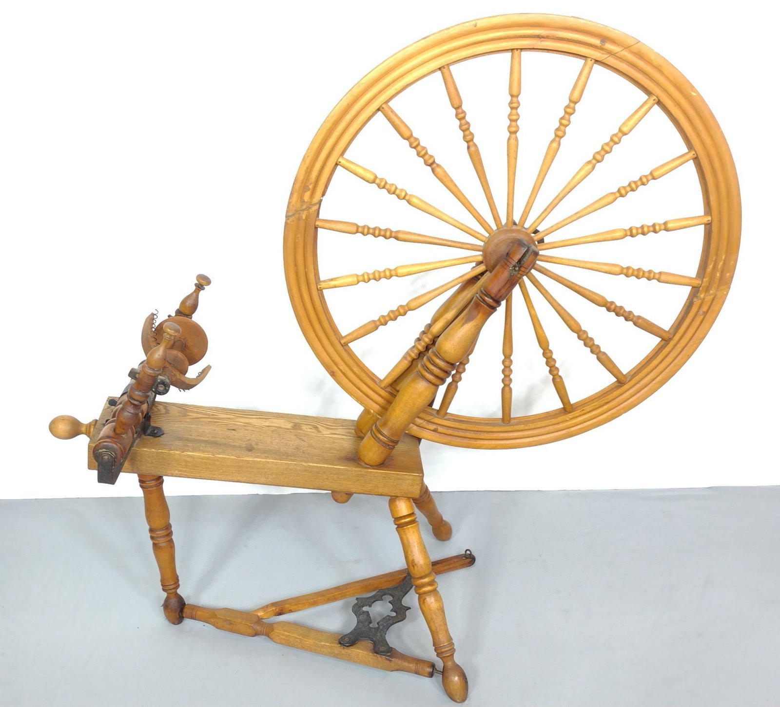 44" Spinning Wheel: 20" wide X 45" deep X 44" high. Rope needs replaced. Has some wear. MG. IMPORTANT: Before bidding, please read the terms and conditions. When you registered for the auction you agreed to these terms a