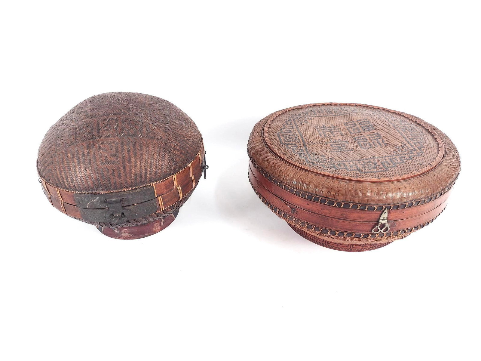 2 Chinese Woven Boxes: Flat top: 14-1/4" diameter 6-3/4" high. Dome top: 11-1/4" diameter 9-1/2" high. EL IMPORTANT: Before bidding, please read the terms and conditions. When you registered for the auction you agreed to th