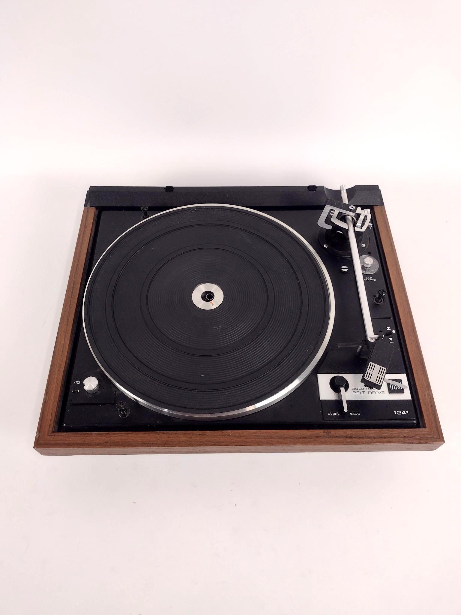 Dual Turntable (1 of 4)