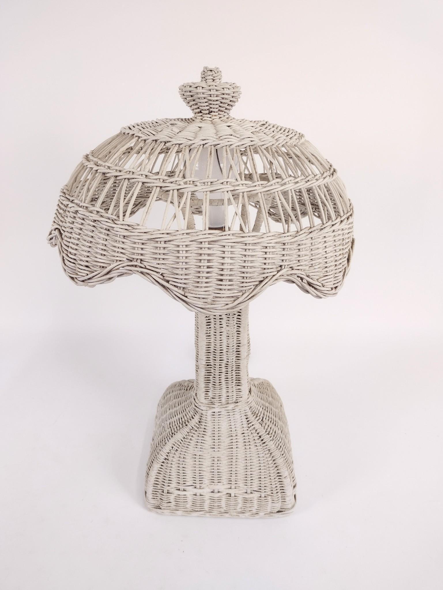 Wicker Table Lamp (1 of 3)