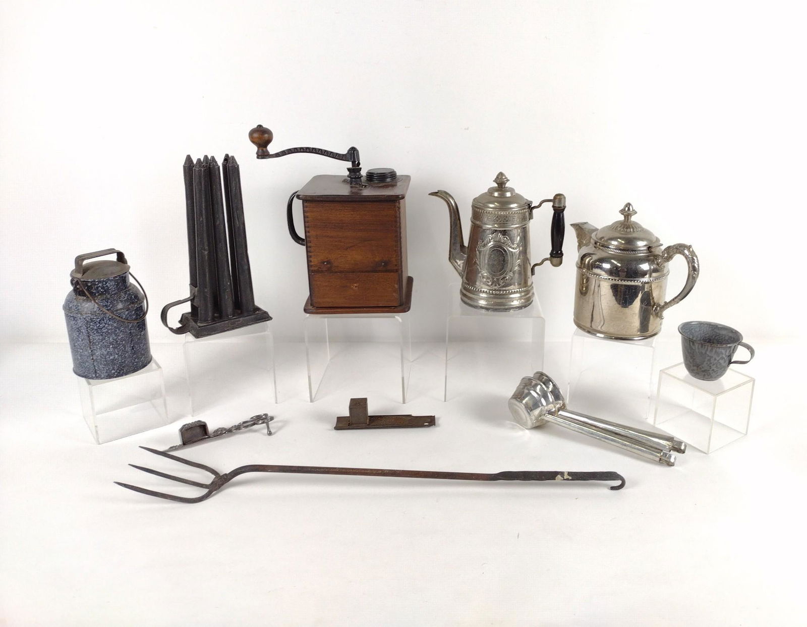 11 Pcs Vintage Kitchenware Incl Coffee Mill (1 of 3)