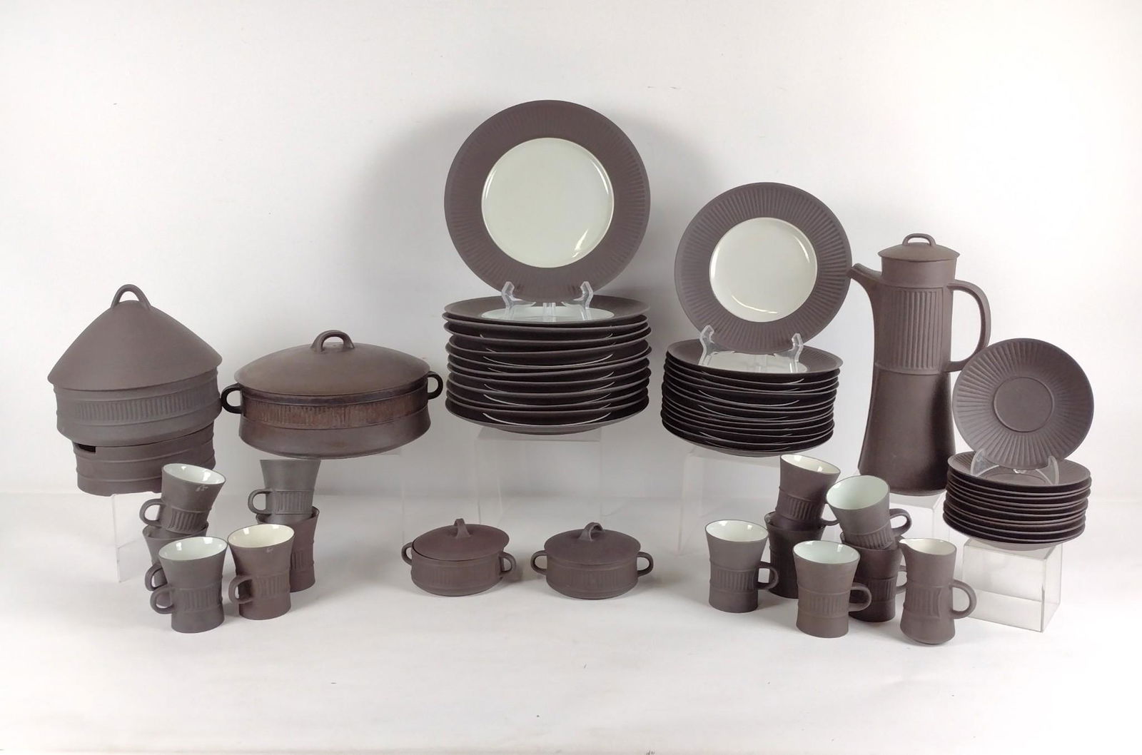 46 Pcs Dansk Flamestone Dinnerware (1 of 3)