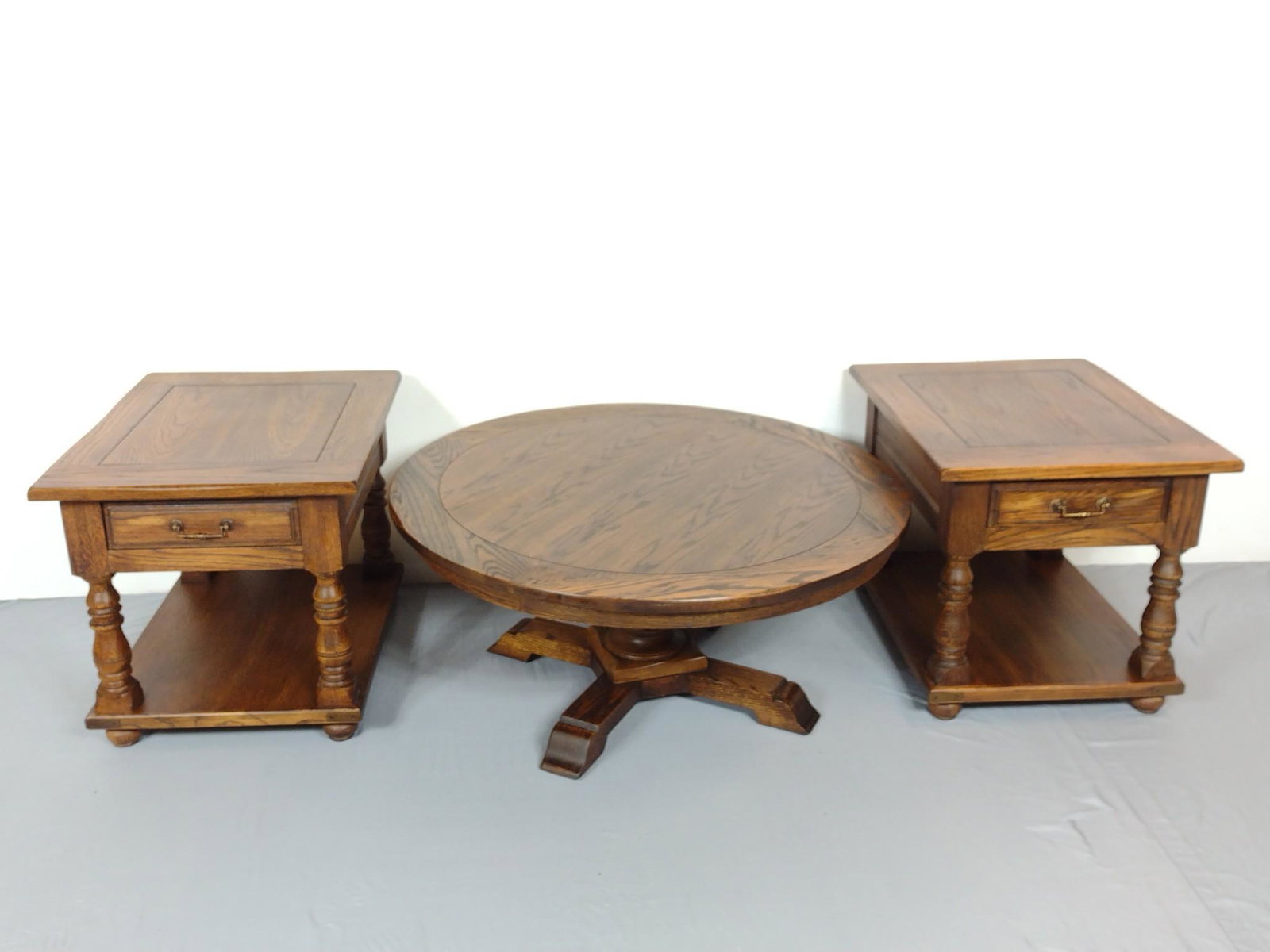 Round Lift Top Coffee Table & End Table Set (1 of 8)