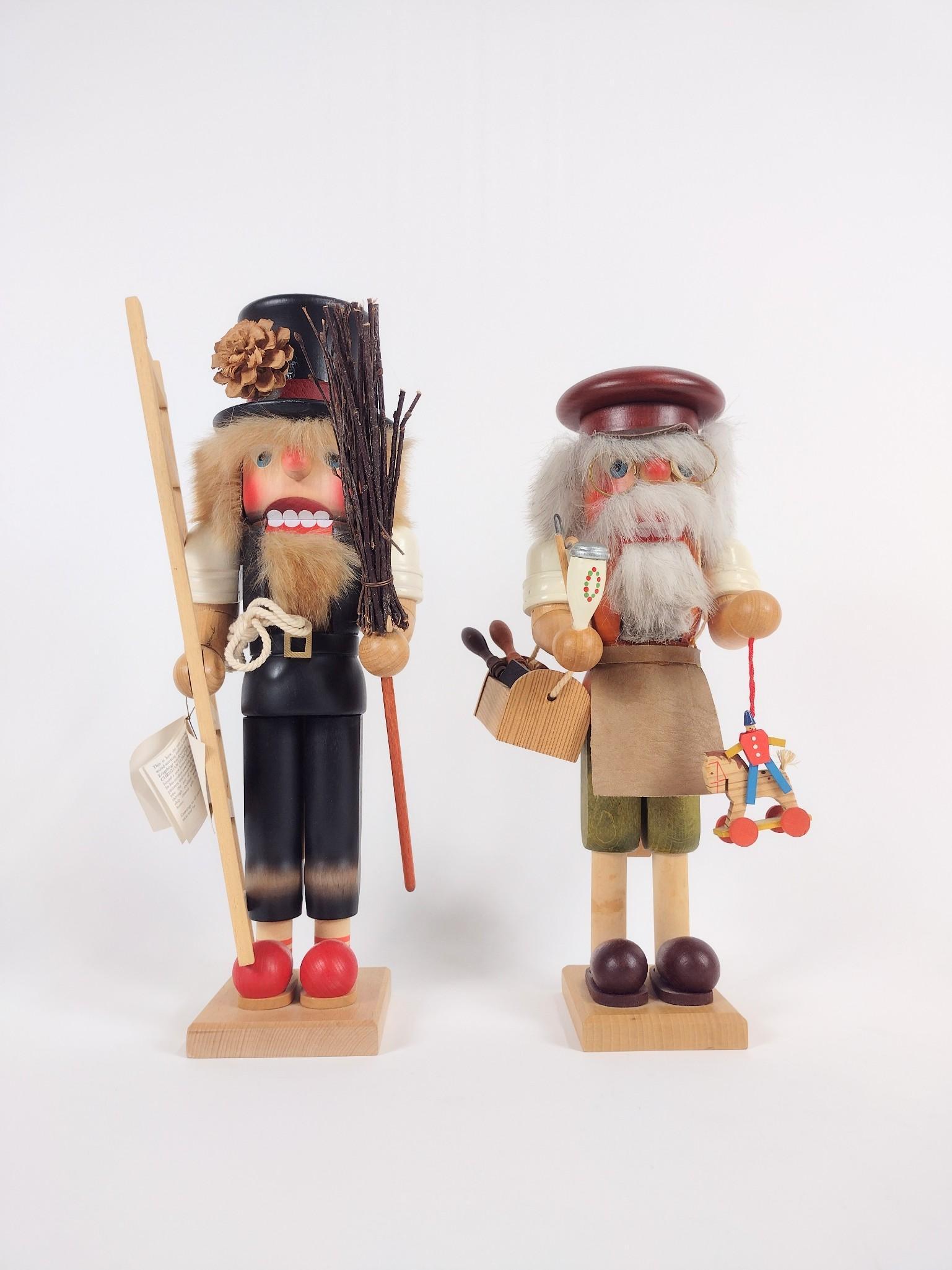 2 Holzkunst Christian Ulbricht Nutcrackers (1 of 4)