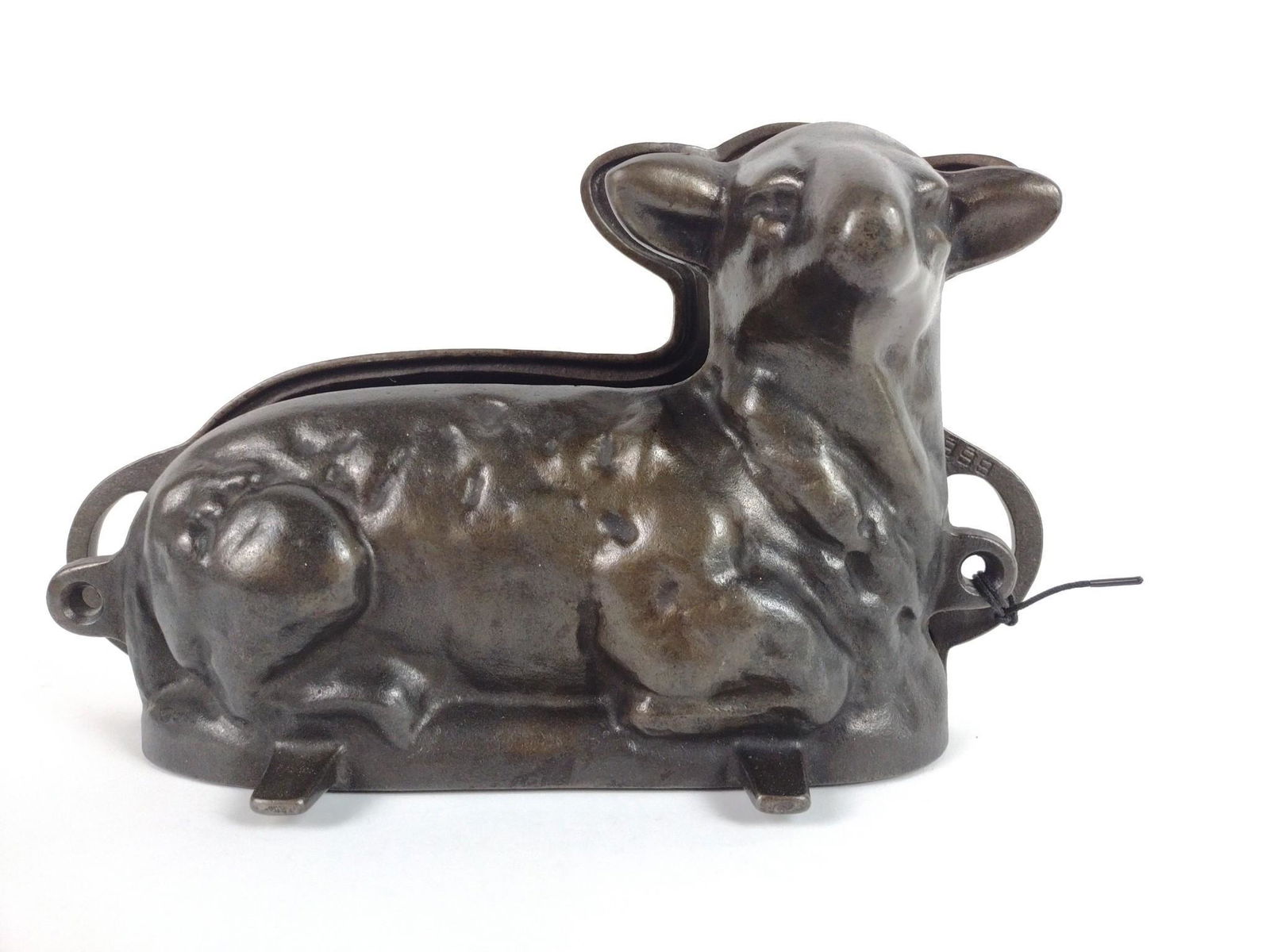 Vintage Cast Iron Lamb Mold (1 of 3)