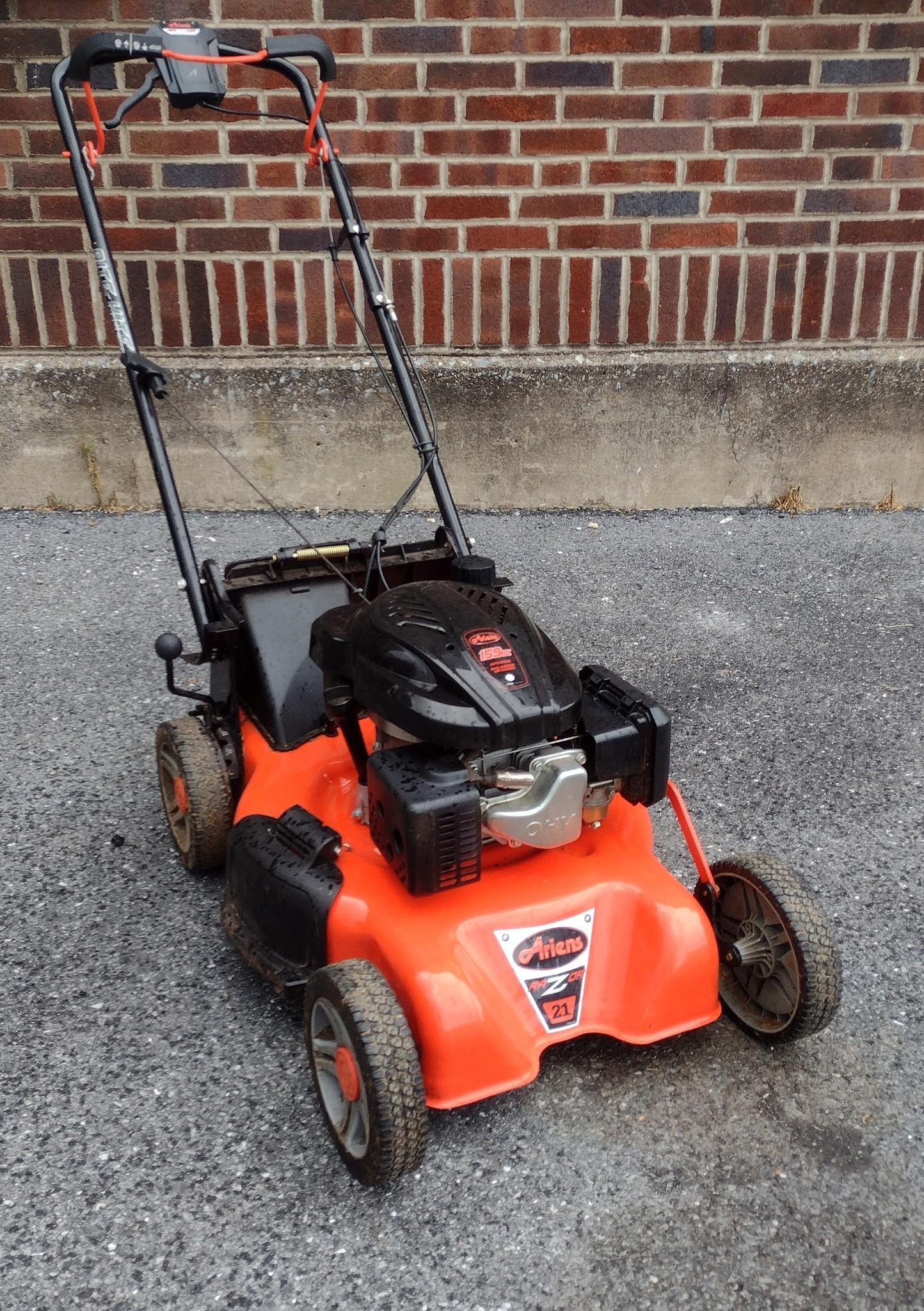Ariens Razor 21 Mower (1 of 6)