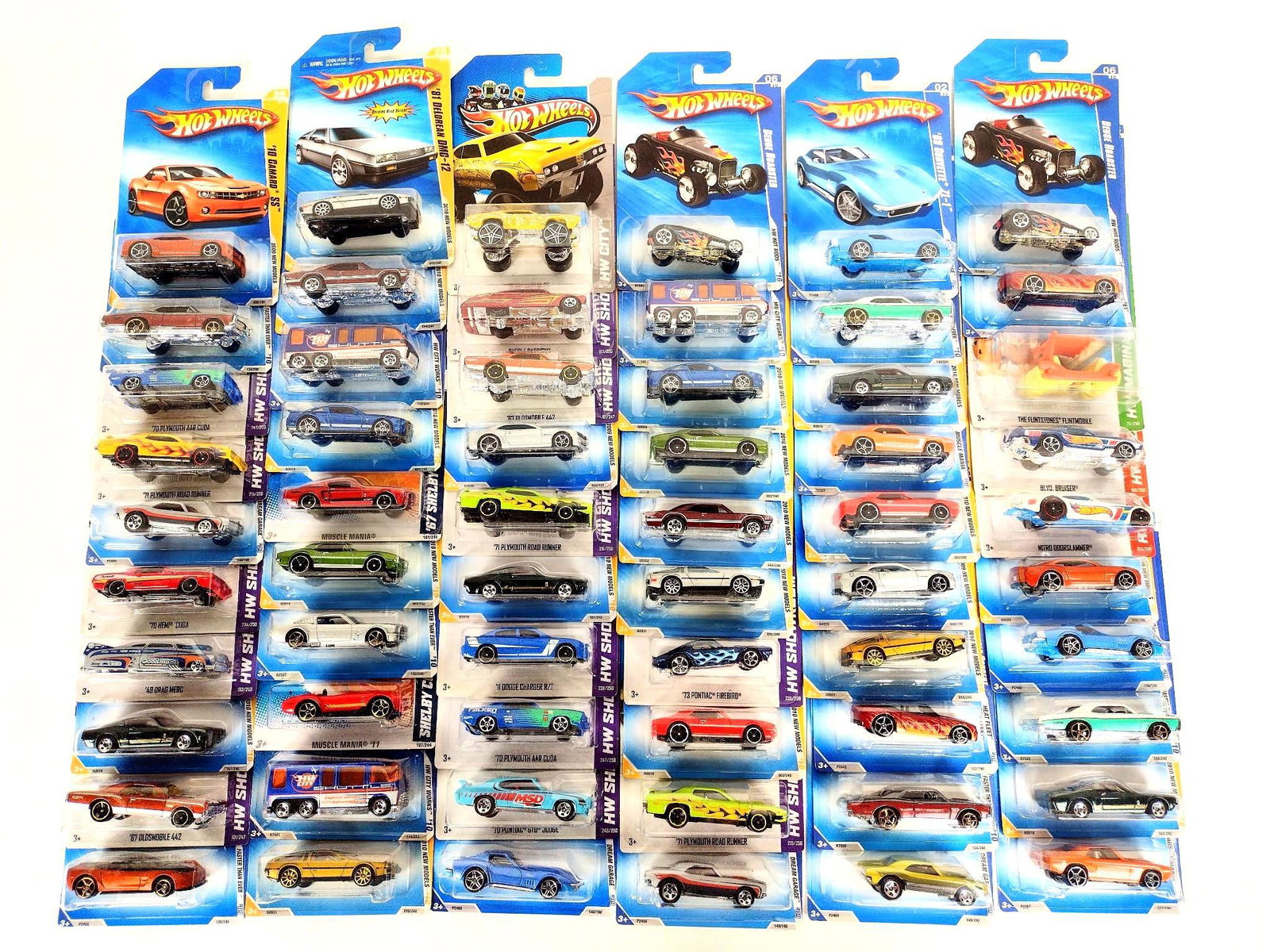 60 Vintage Hot Wheels incl "HW City": All factory sealed. EL IMPORTANT: Before bidding, please read the terms and conditions. When you registered for the auction you agreed to these terms and will be required to comply with them.