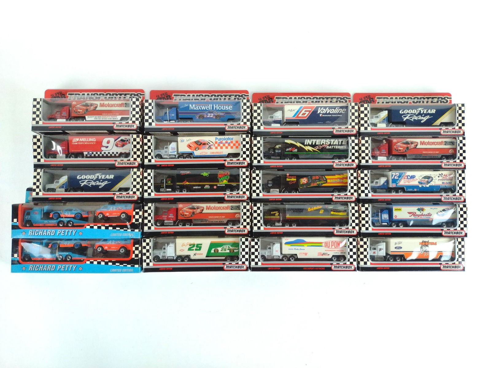 20 Matchbox Trucks (1 of 4)