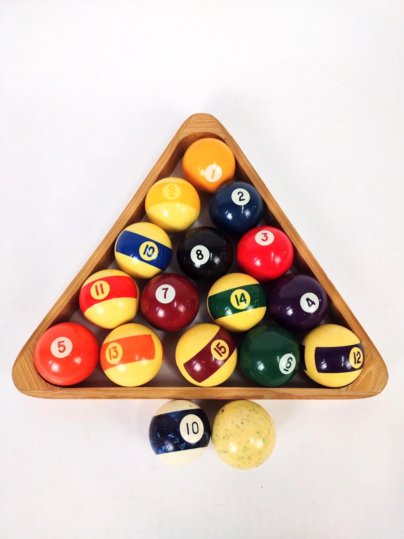 17 Vintage Pool Balls (1 of 1)